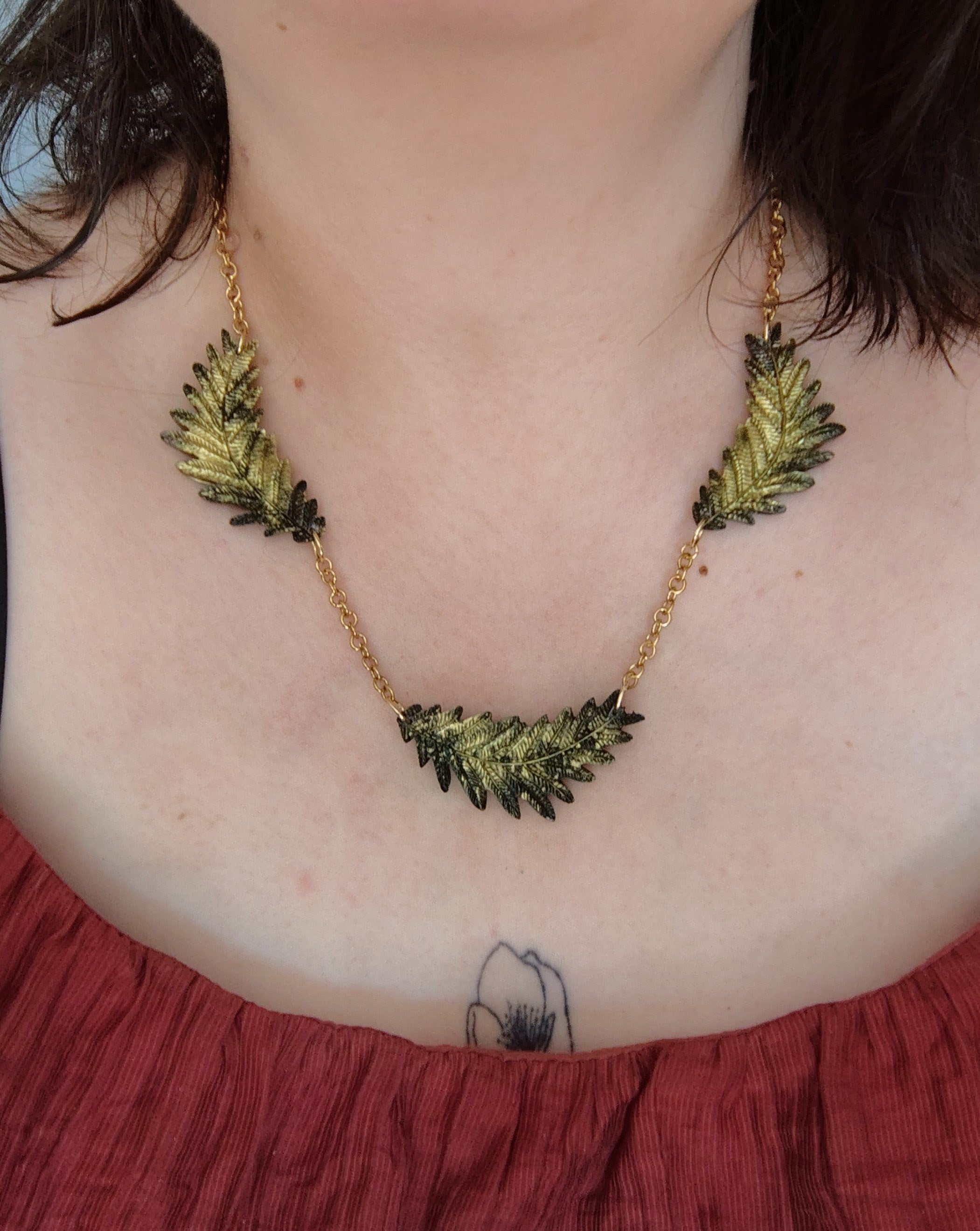 Colliers et boucles d'oreilles feuille