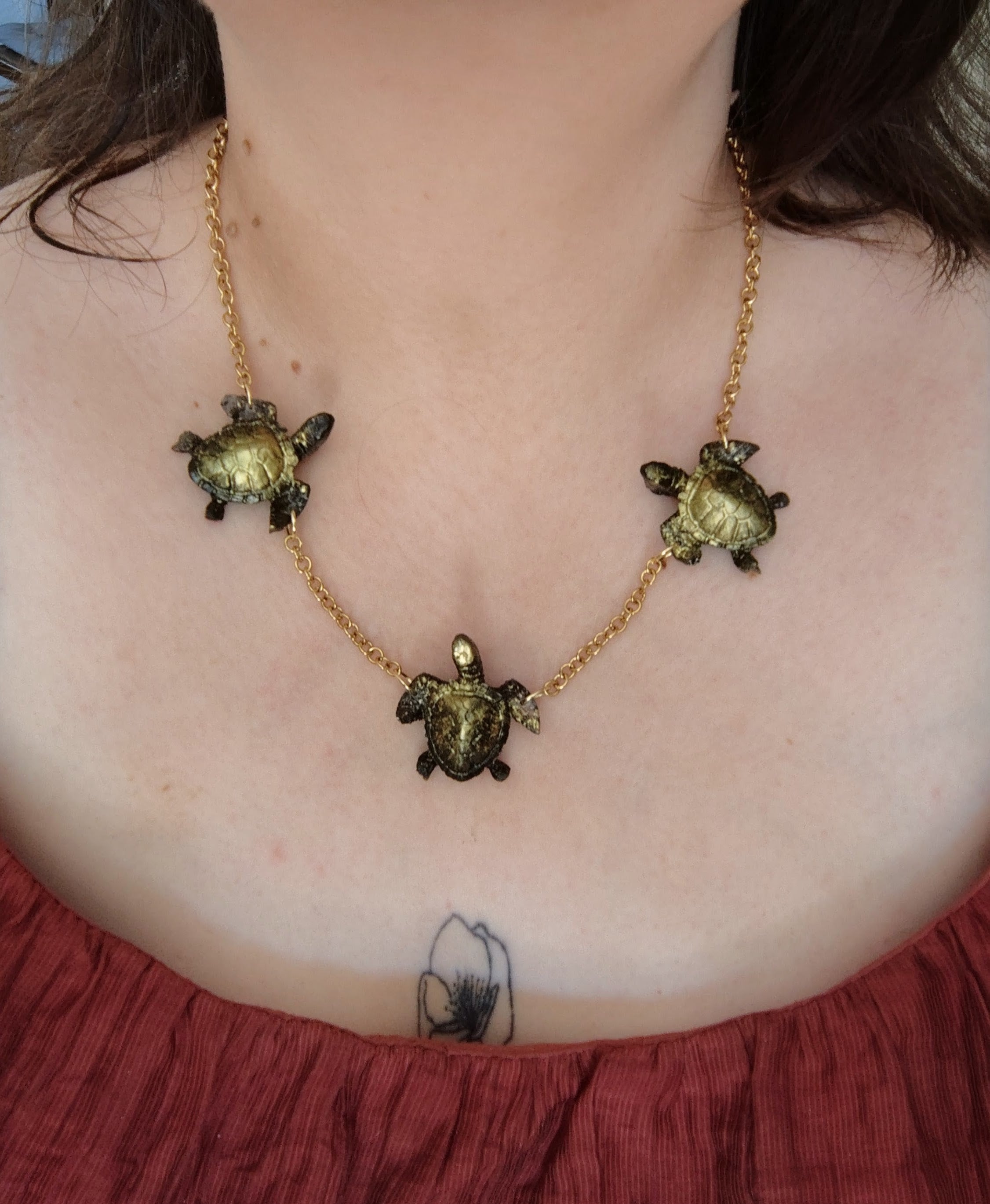 Colliers et boucles d'oreilles tortue