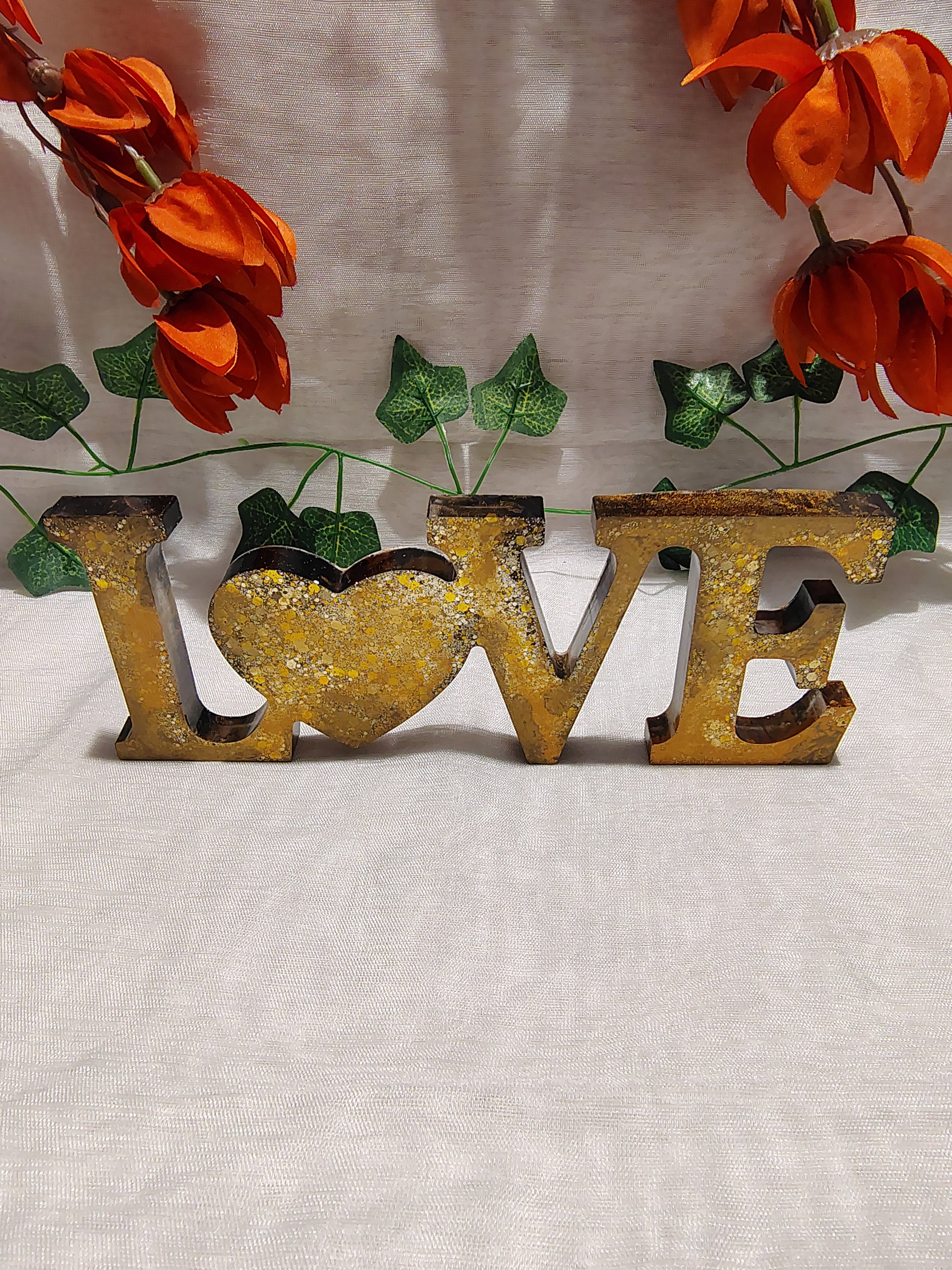 Objet de décoration LOVE en résine époxy fait main – Décoration maison romantique et artisanale