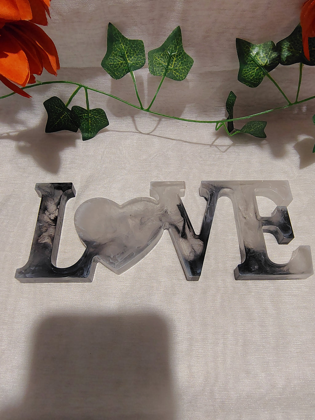 Objet de décoration LOVE en résine époxy fait main – Décoration maison romantique et artisanale