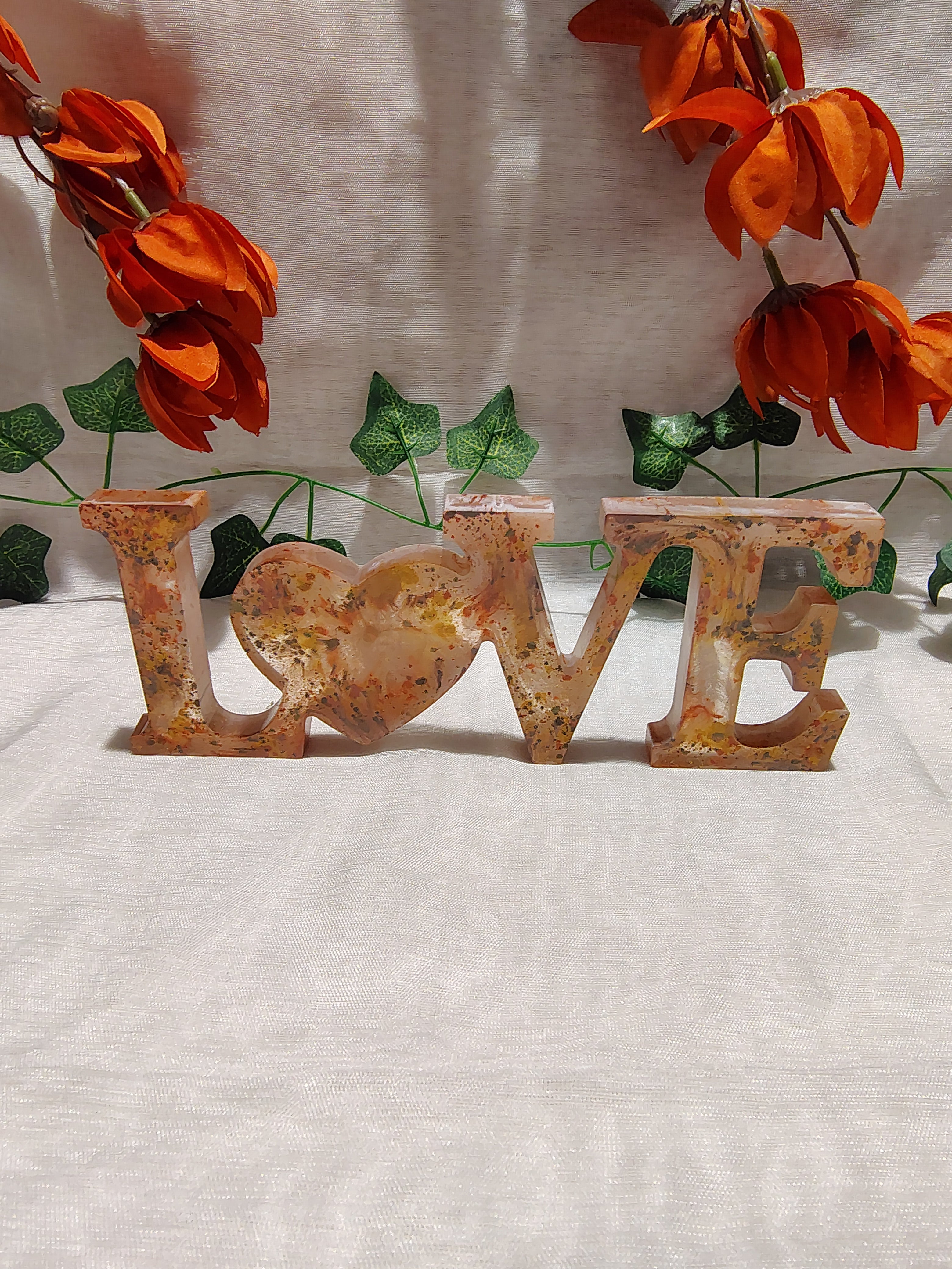 Objet de décoration LOVE en résine époxy fait main – Décoration maison romantique et artisanale