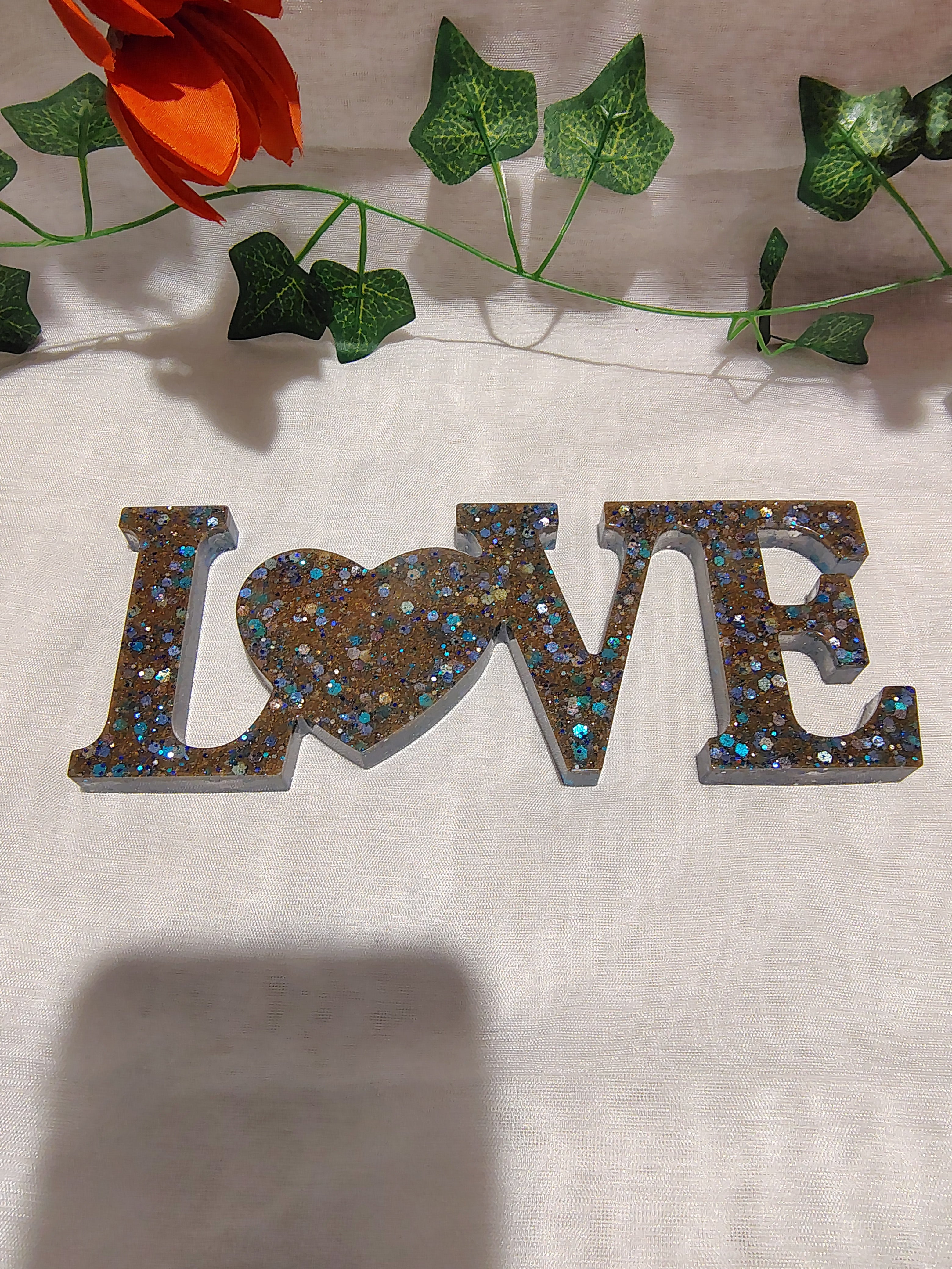 Objet de décoration LOVE en résine époxy fait main – Décoration maison romantique et artisanale