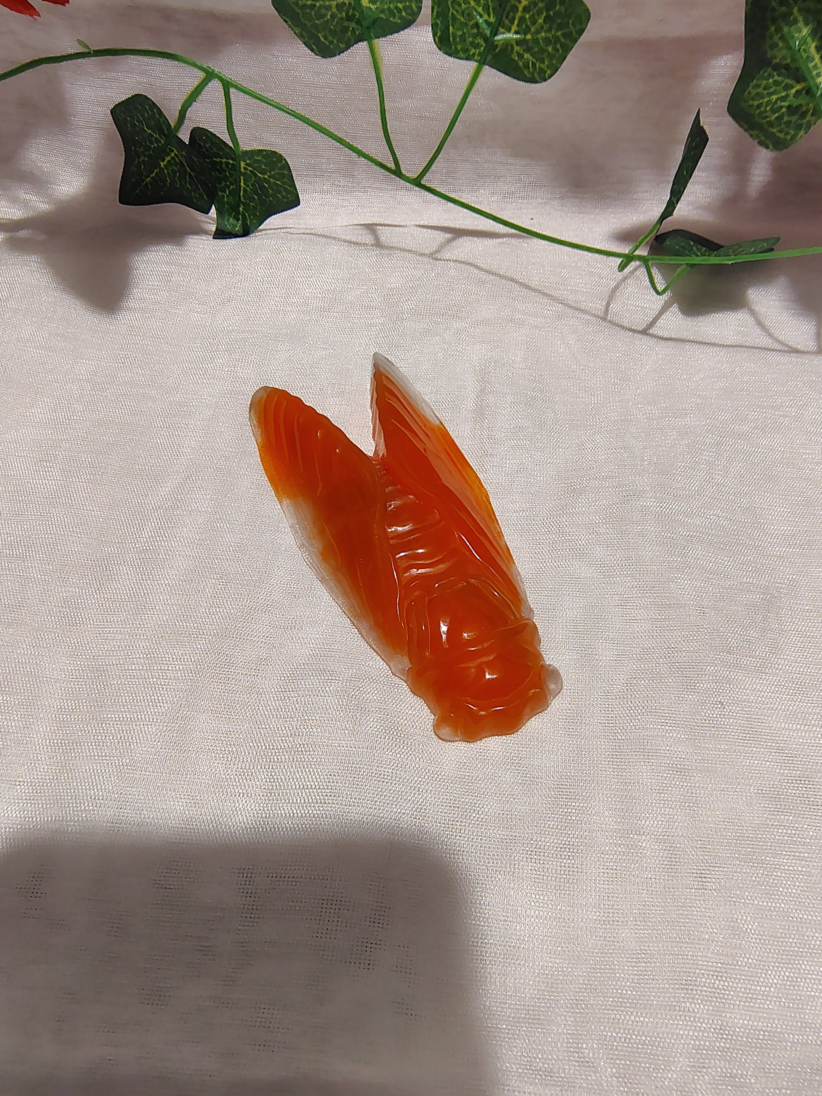 Cigale décorative en résine époxy fait main – Objet de décoration artisanale