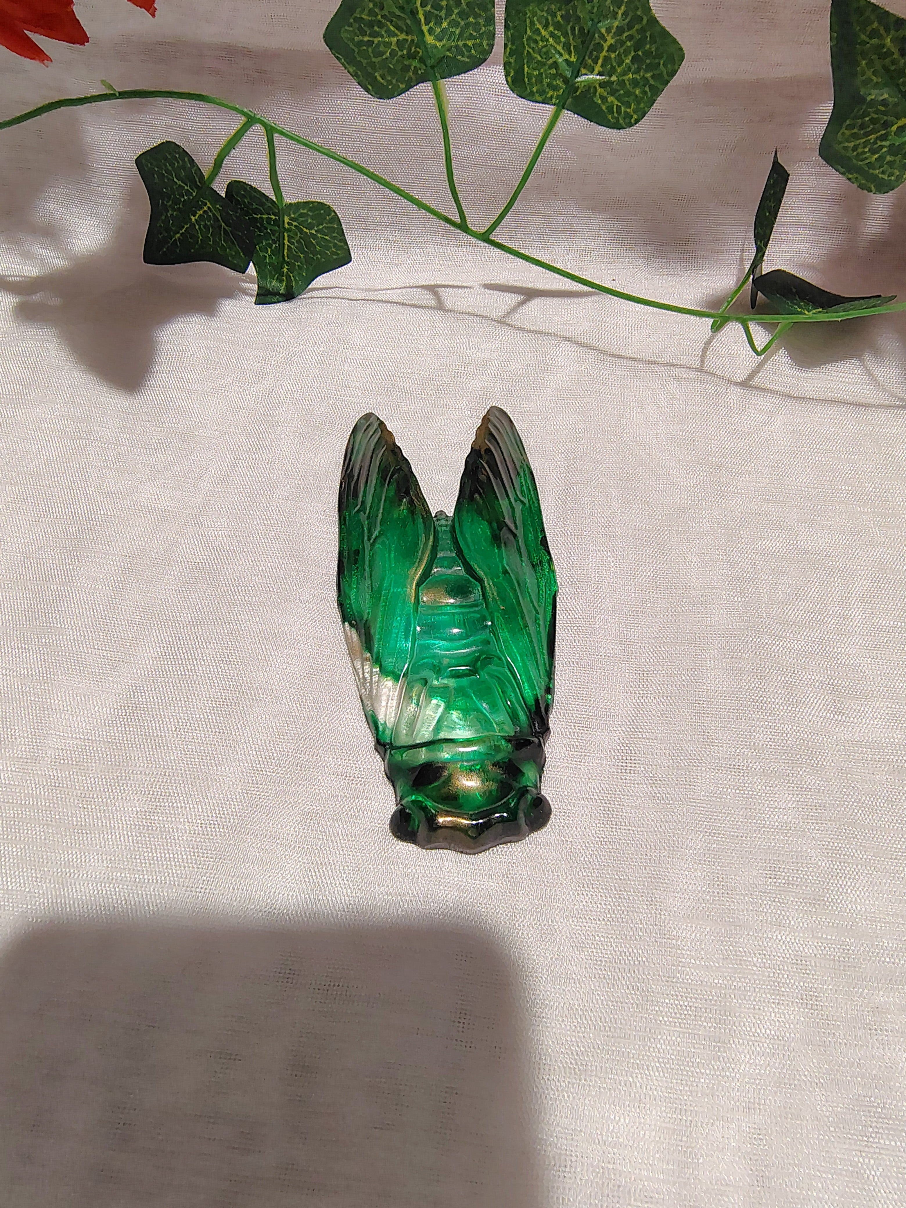 Cigale décorative en résine époxy fait main – Objet de décoration artisanale