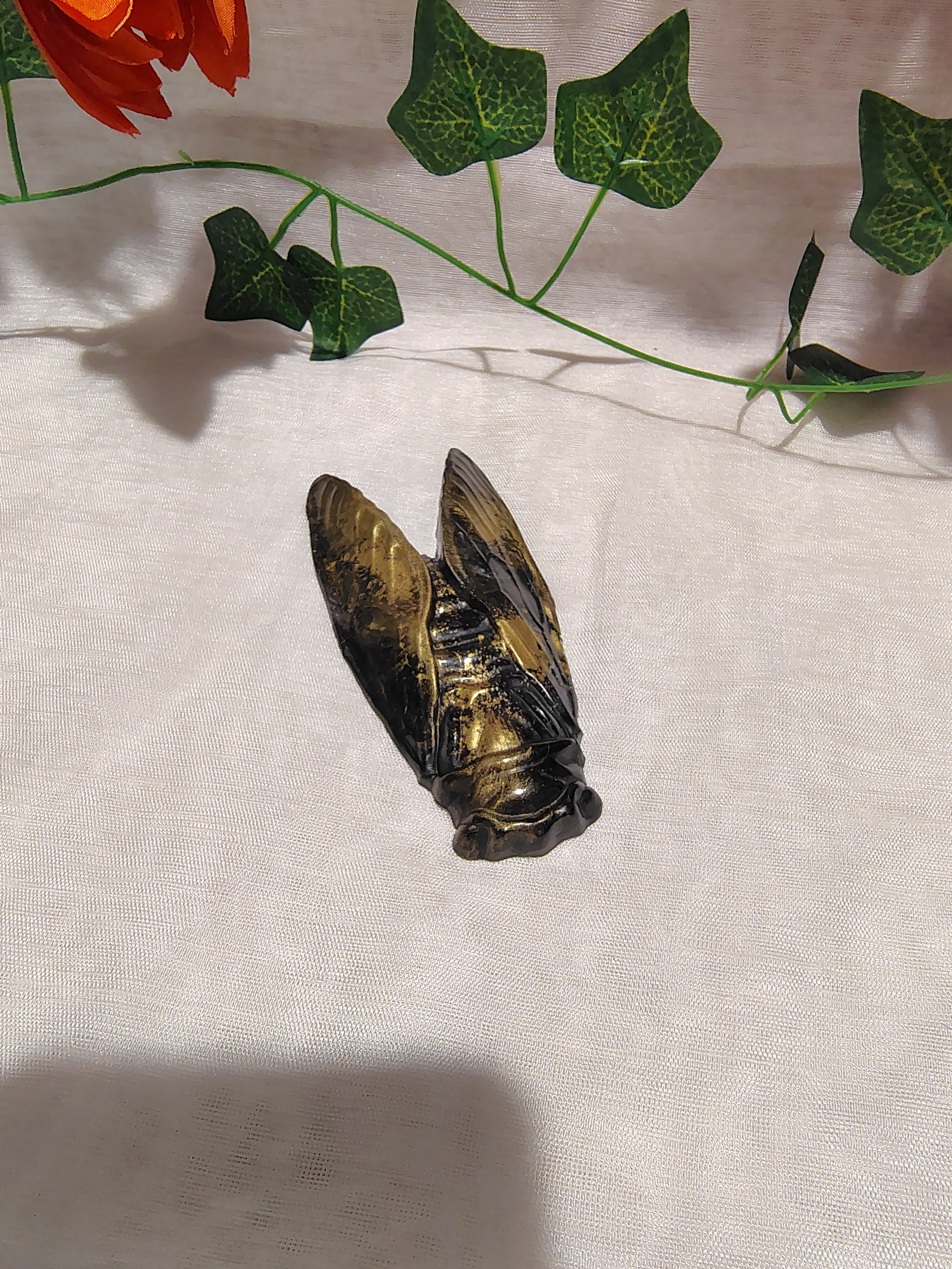 Cigale décorative en résine époxy fait main – Objet de décoration artisanale