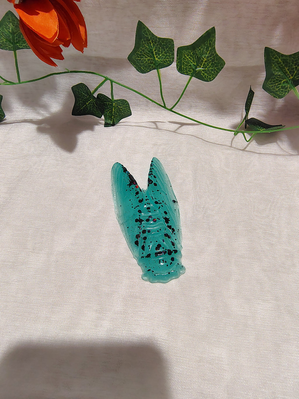 Cigale décorative en résine époxy fait main – Objet de décoration artisanale