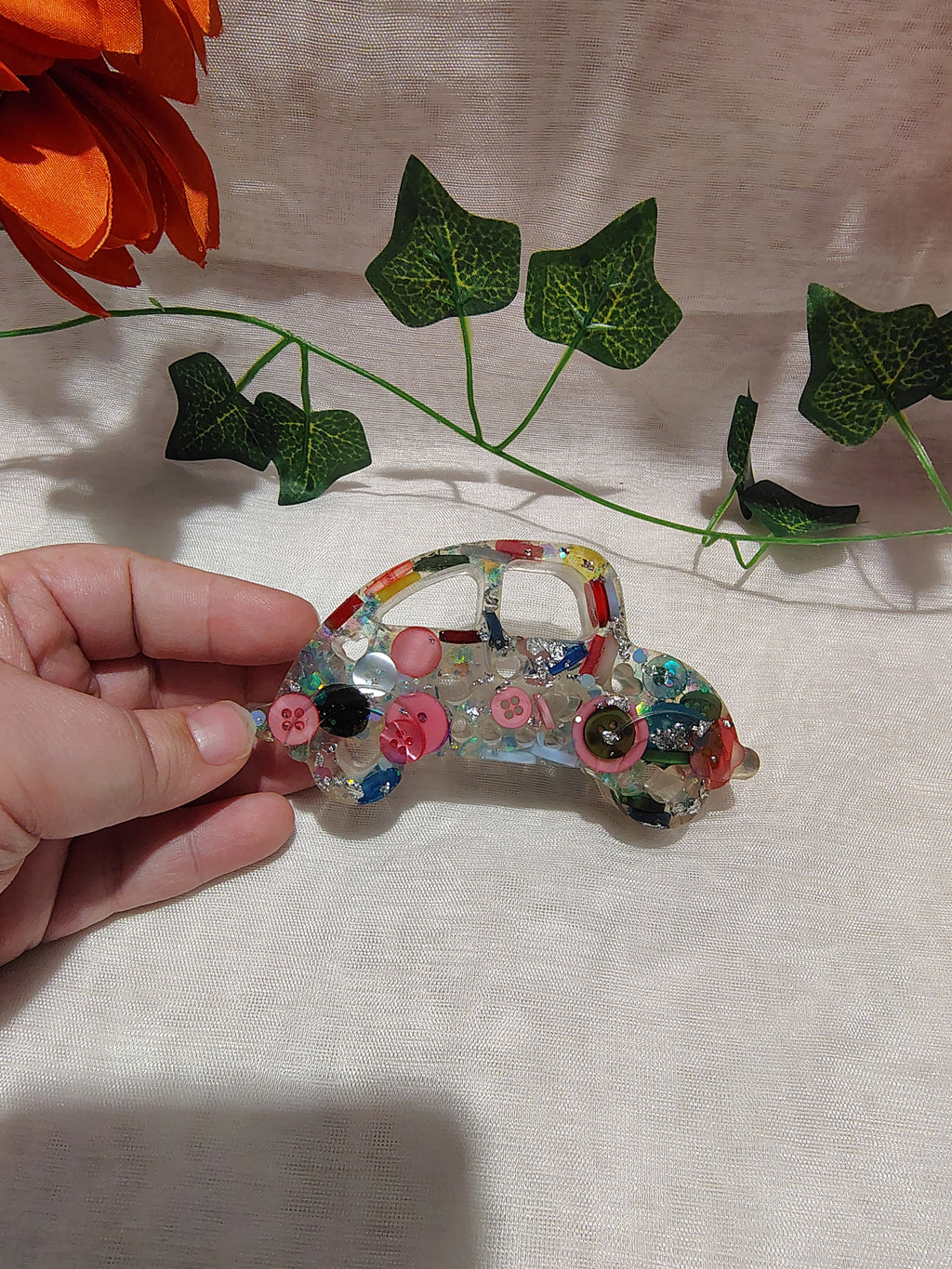 Voiture décorative en résine époxy fait main – Objet de décoration artisanal