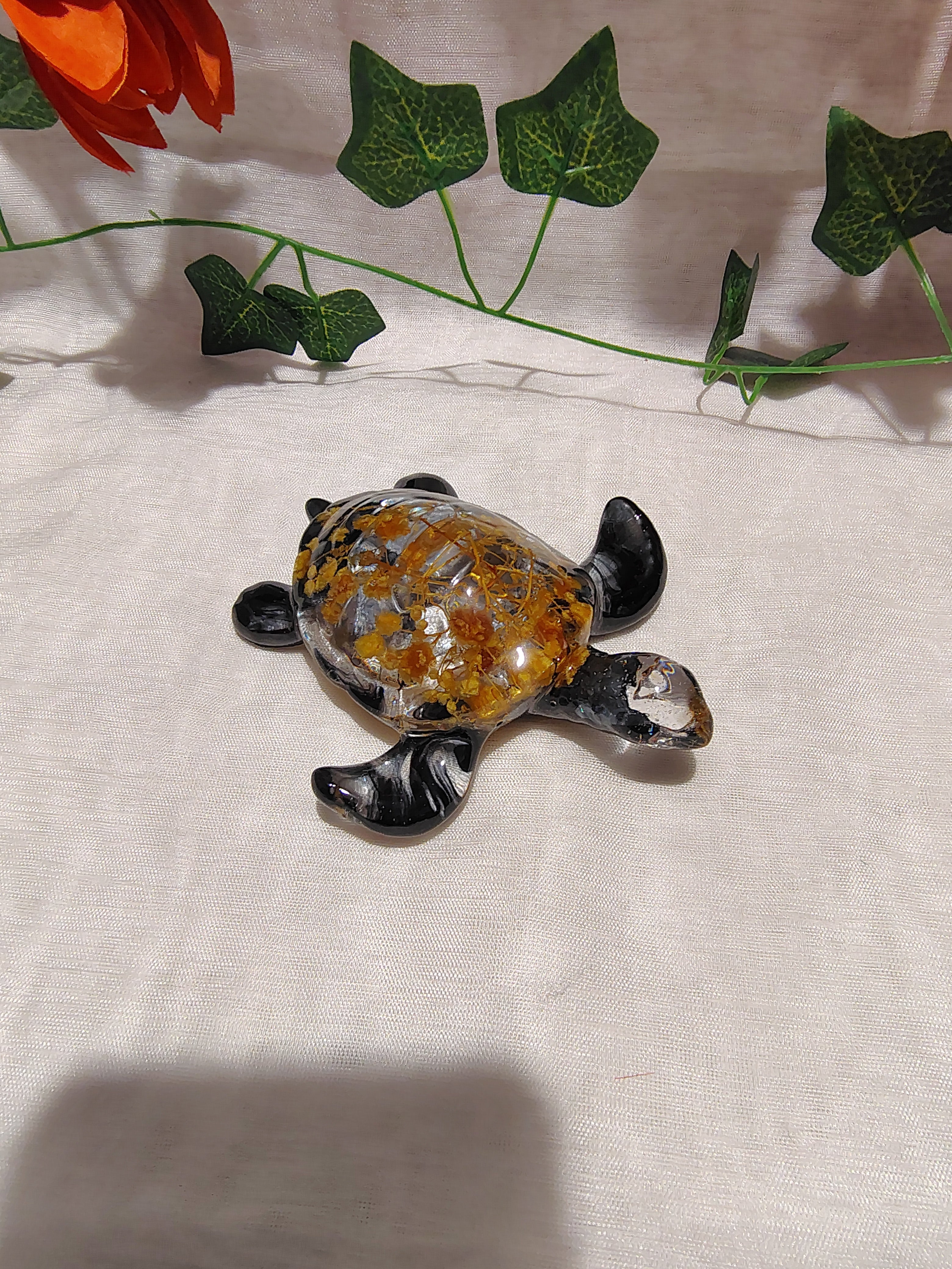 Tortue décorative en résine époxy fait main – Objet de décoration zen et artisanal