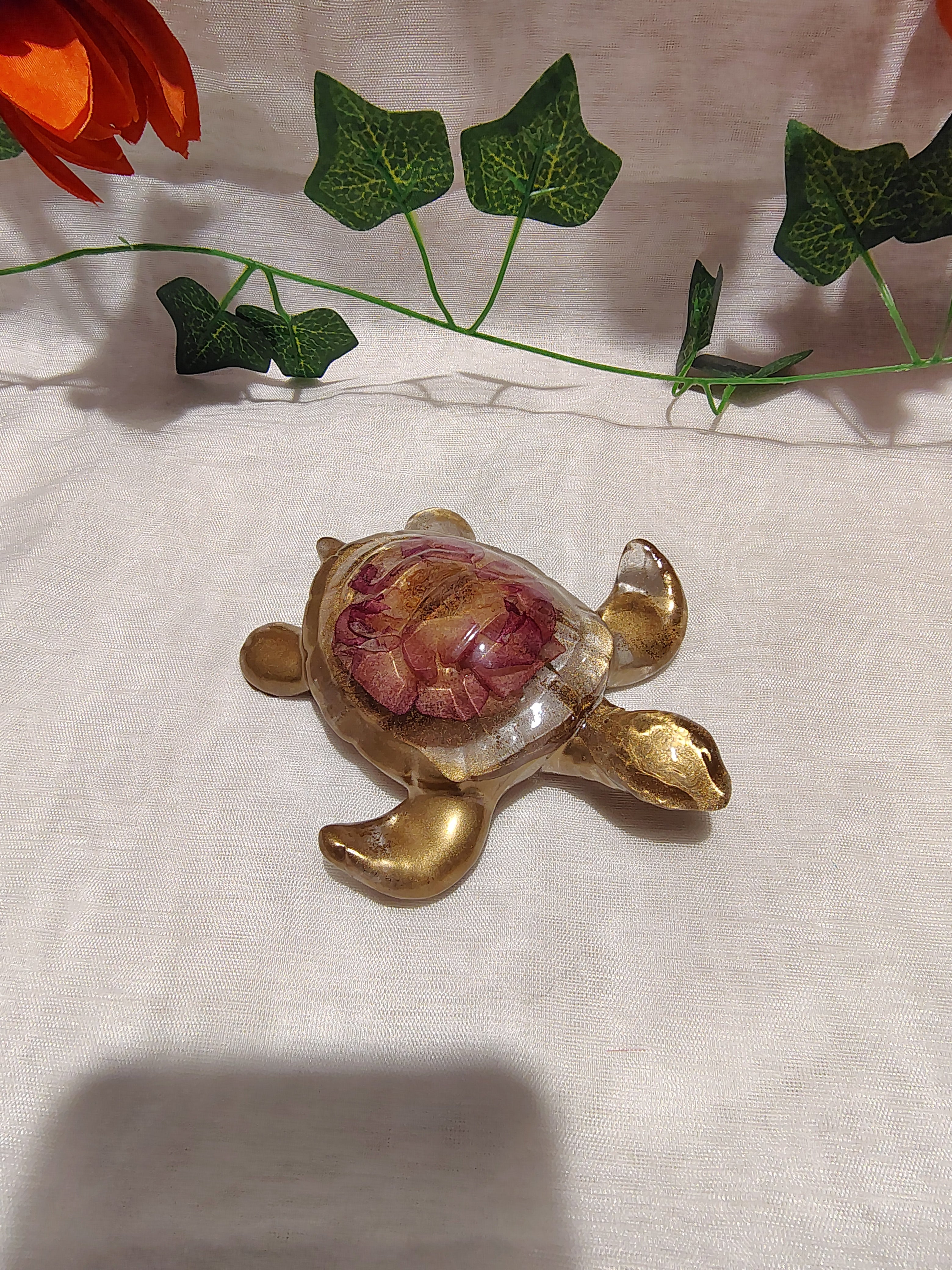 Tortue décorative en résine époxy fait main – Objet de décoration zen et artisanal