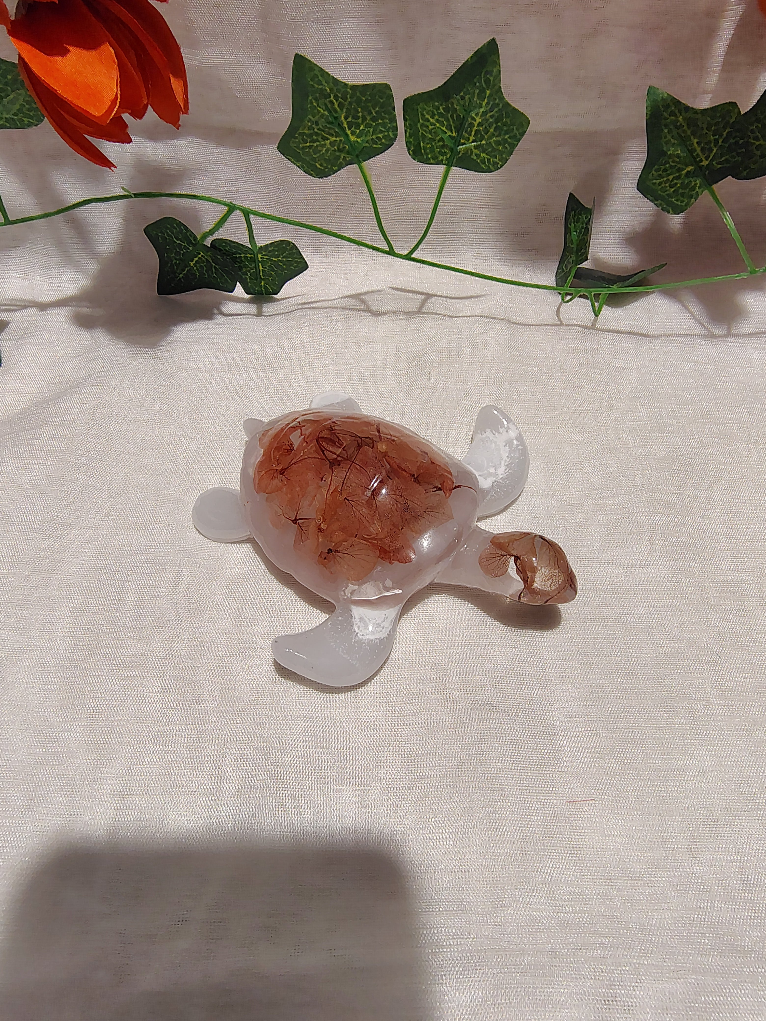 Tortue décorative en résine époxy fait main – Objet de décoration zen et artisanal