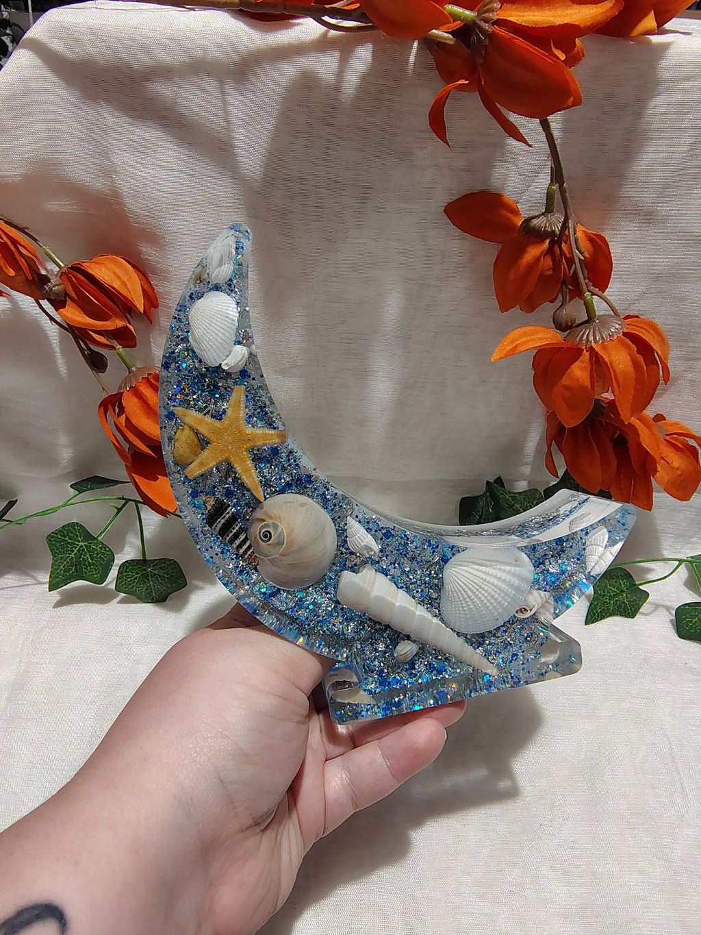 Veilleuse Lune en Résine Époxy Fait Main – Lampe Décorative Artisanale LED