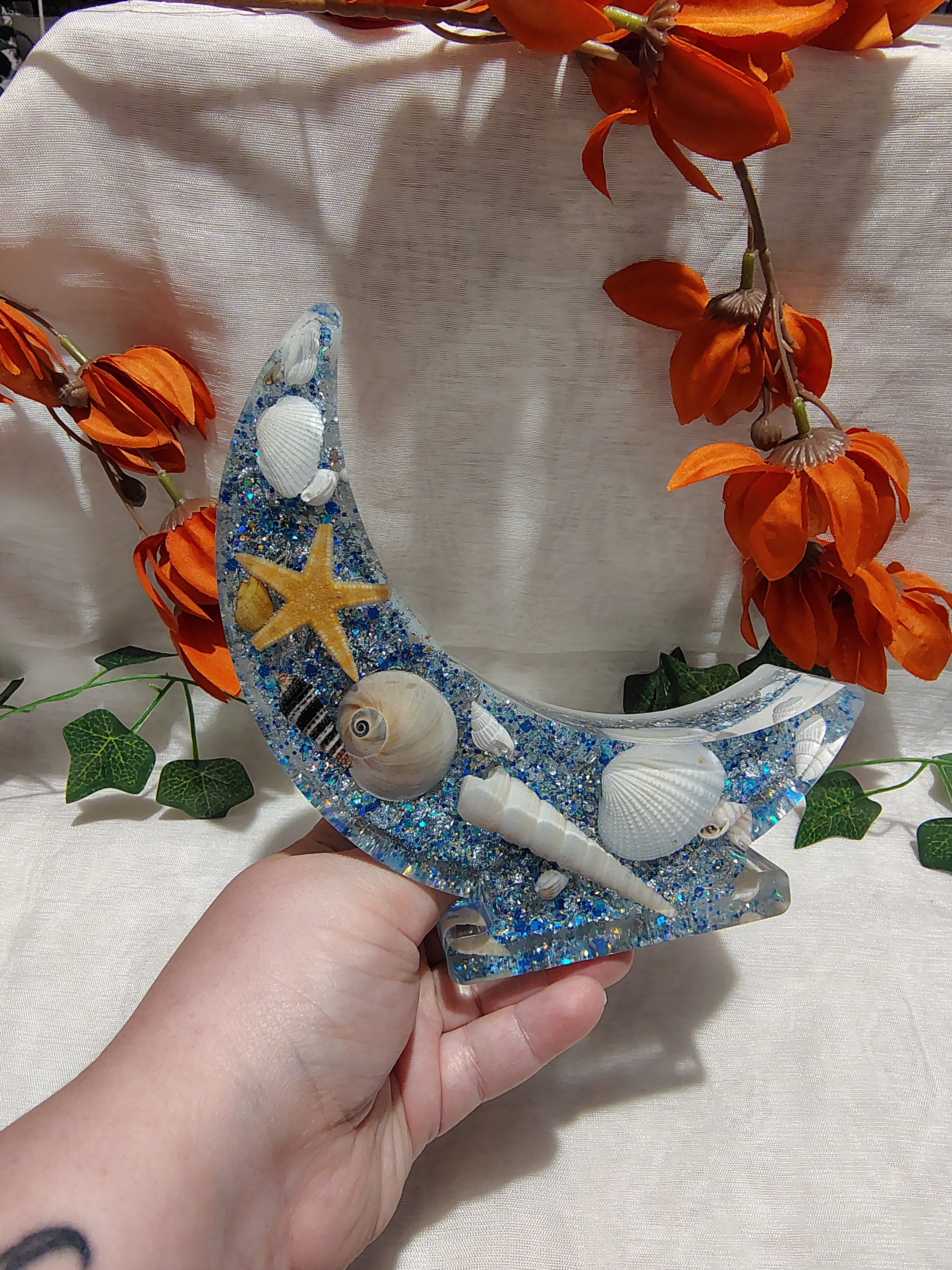 Veilleuse Lune en Résine Époxy Fait Main – Lampe Décorative Artisanale LED