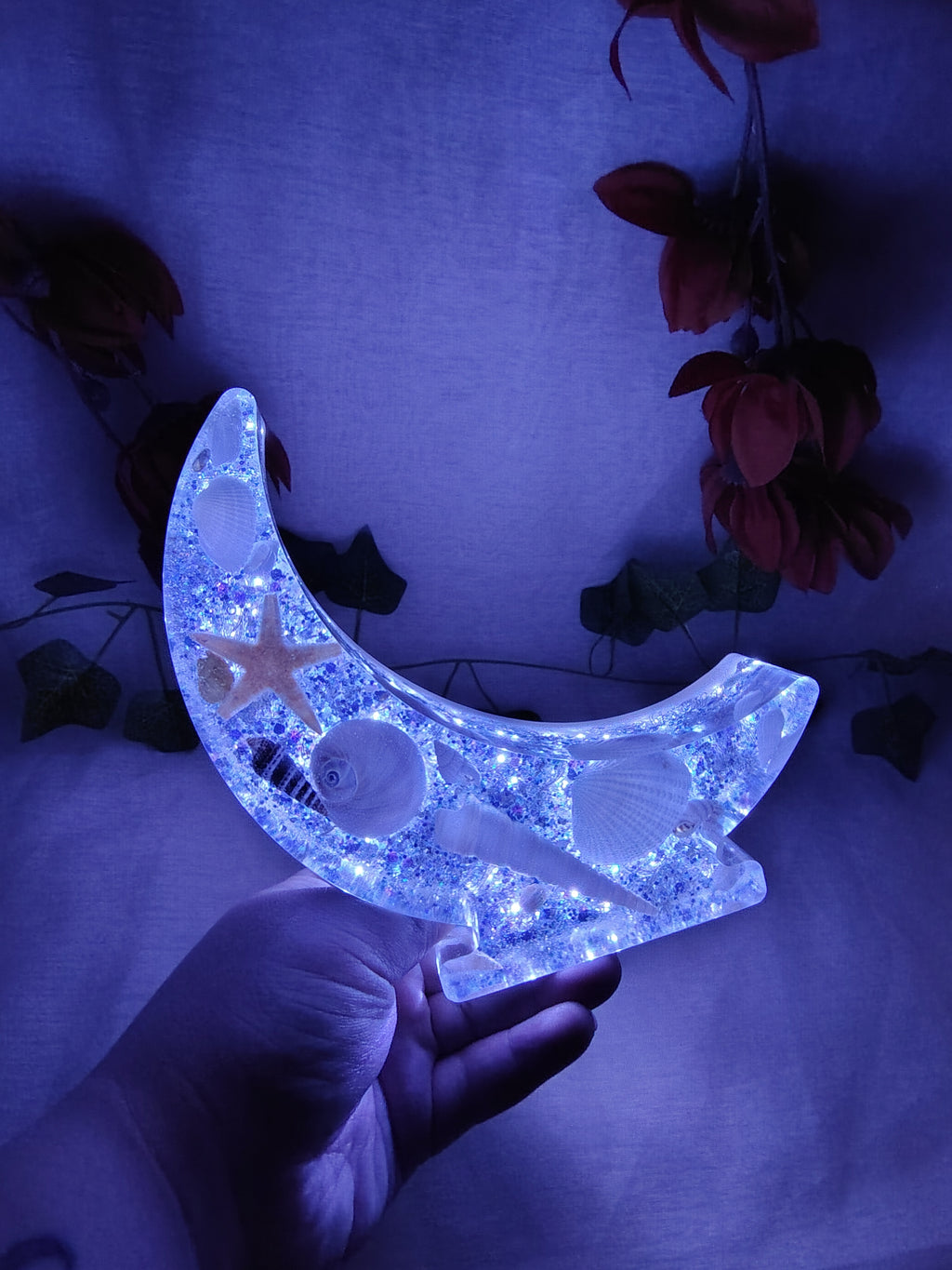 Veilleuse Lune en Résine Époxy Fait Main – Lampe Décorative Artisanale LED