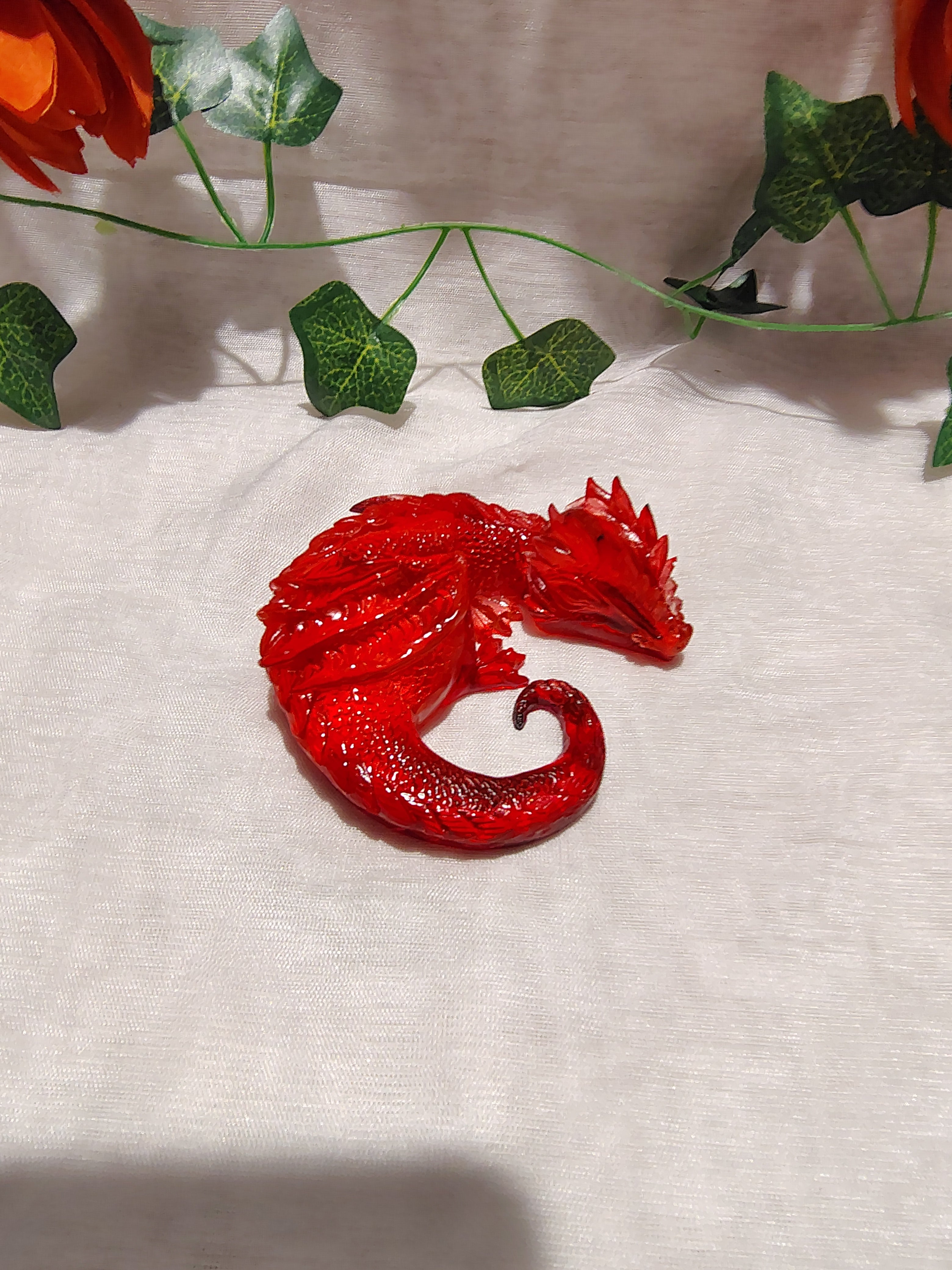 Dragon décoratif en résine époxy fait main – Objet de décoration fantastique artisanal