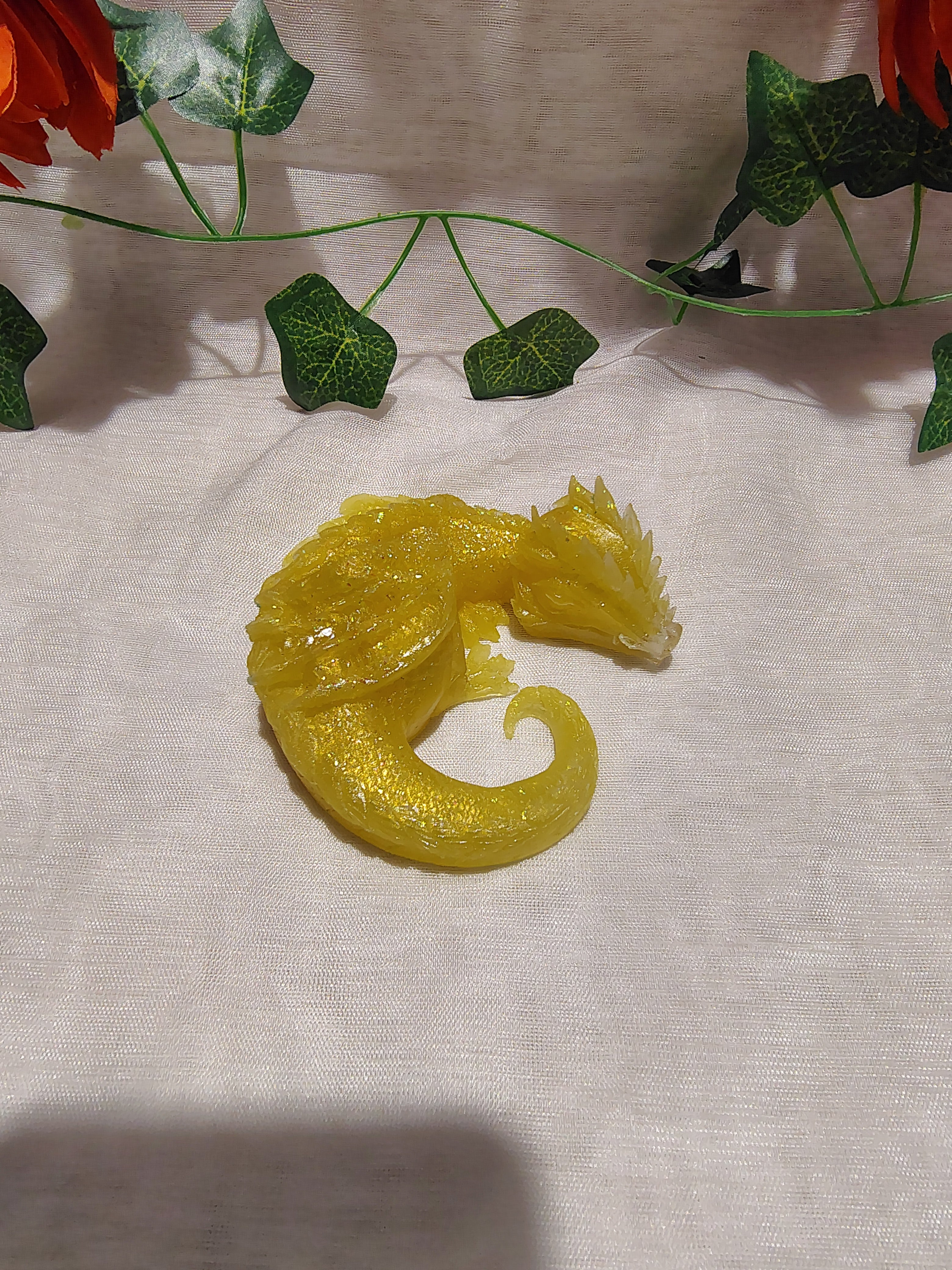 Dragon décoratif en résine époxy fait main – Objet de décoration fantastique artisanal