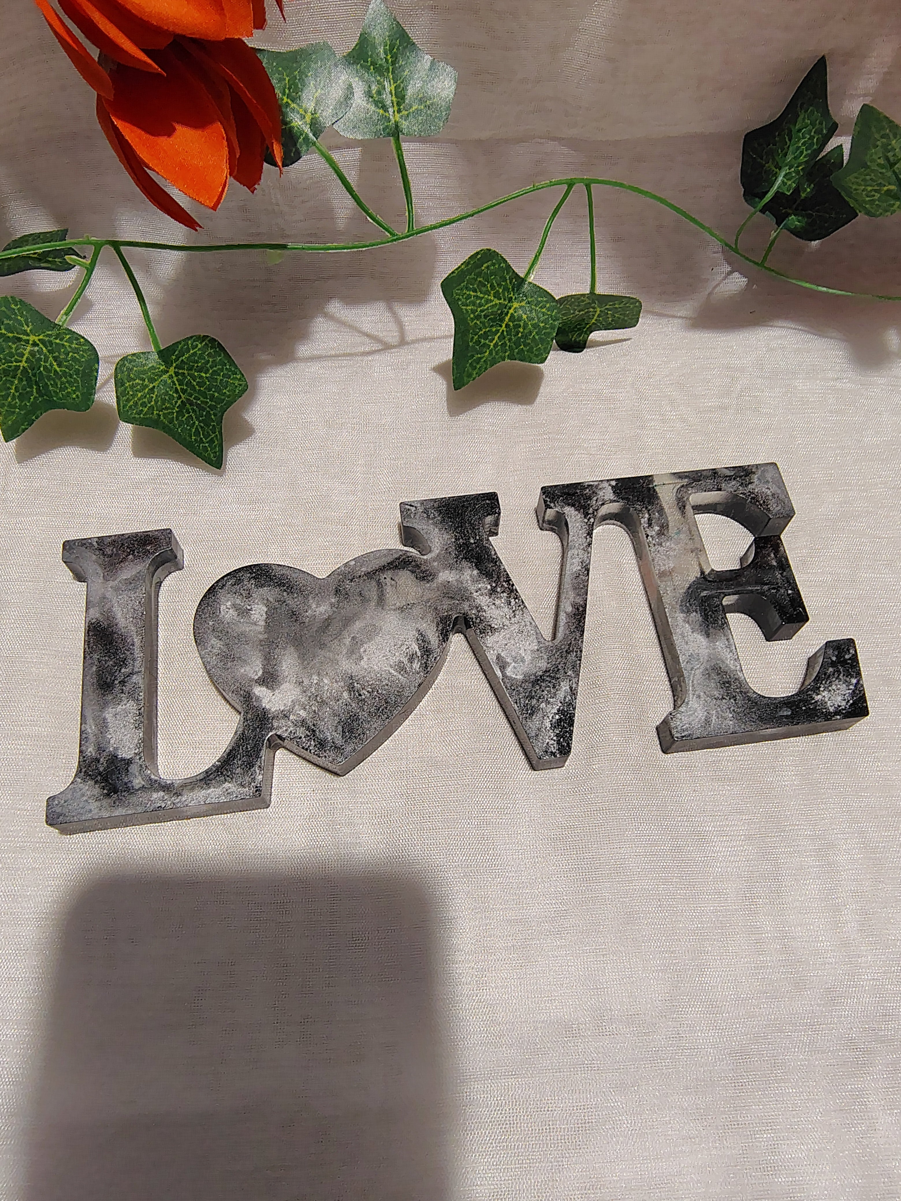 Objet de décoration LOVE en résine époxy fait main – Décoration maison romantique et artisanale (Copie)