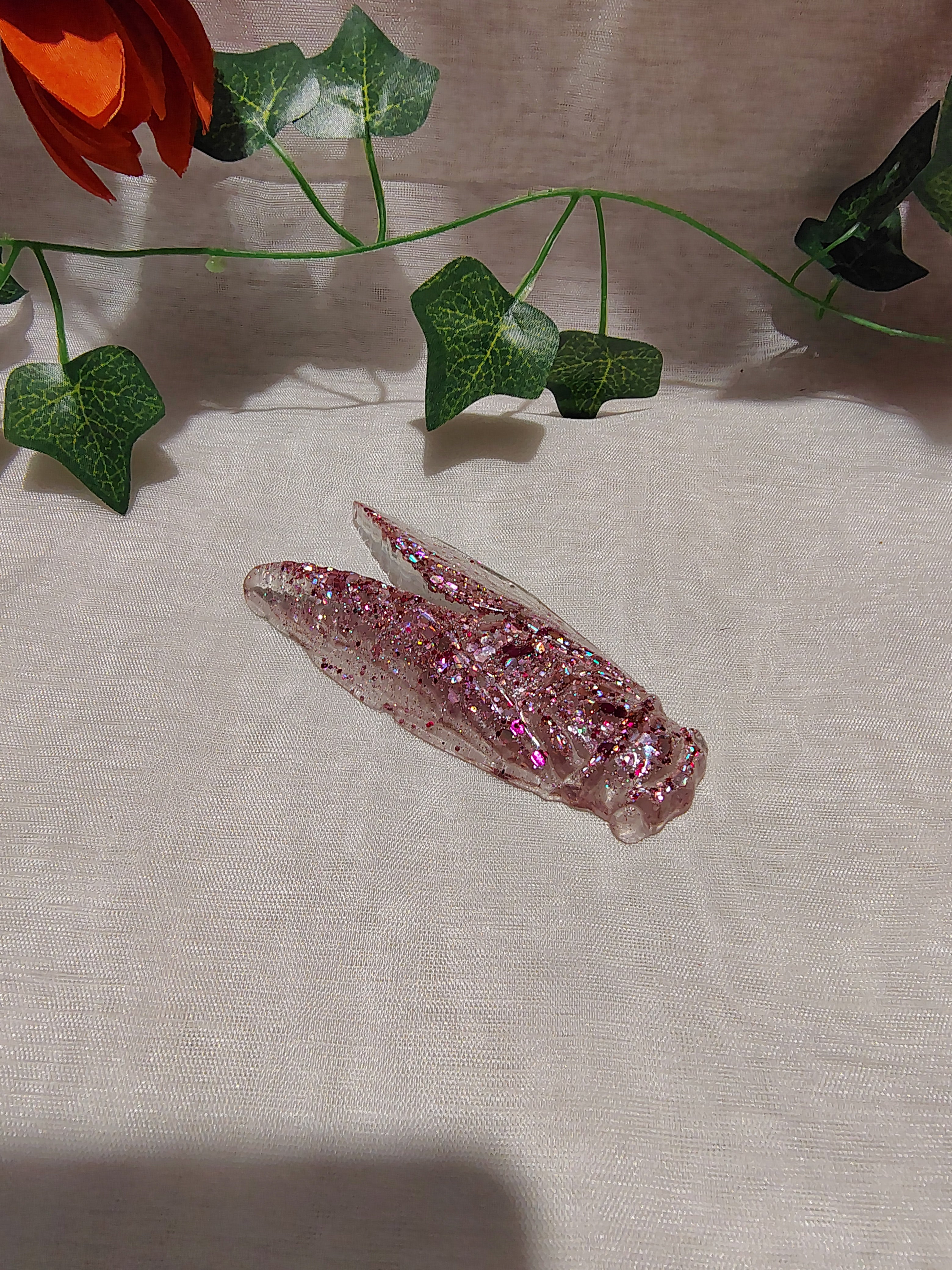 Cigale décorative en résine époxy fait main – Objet de décoration artisanale