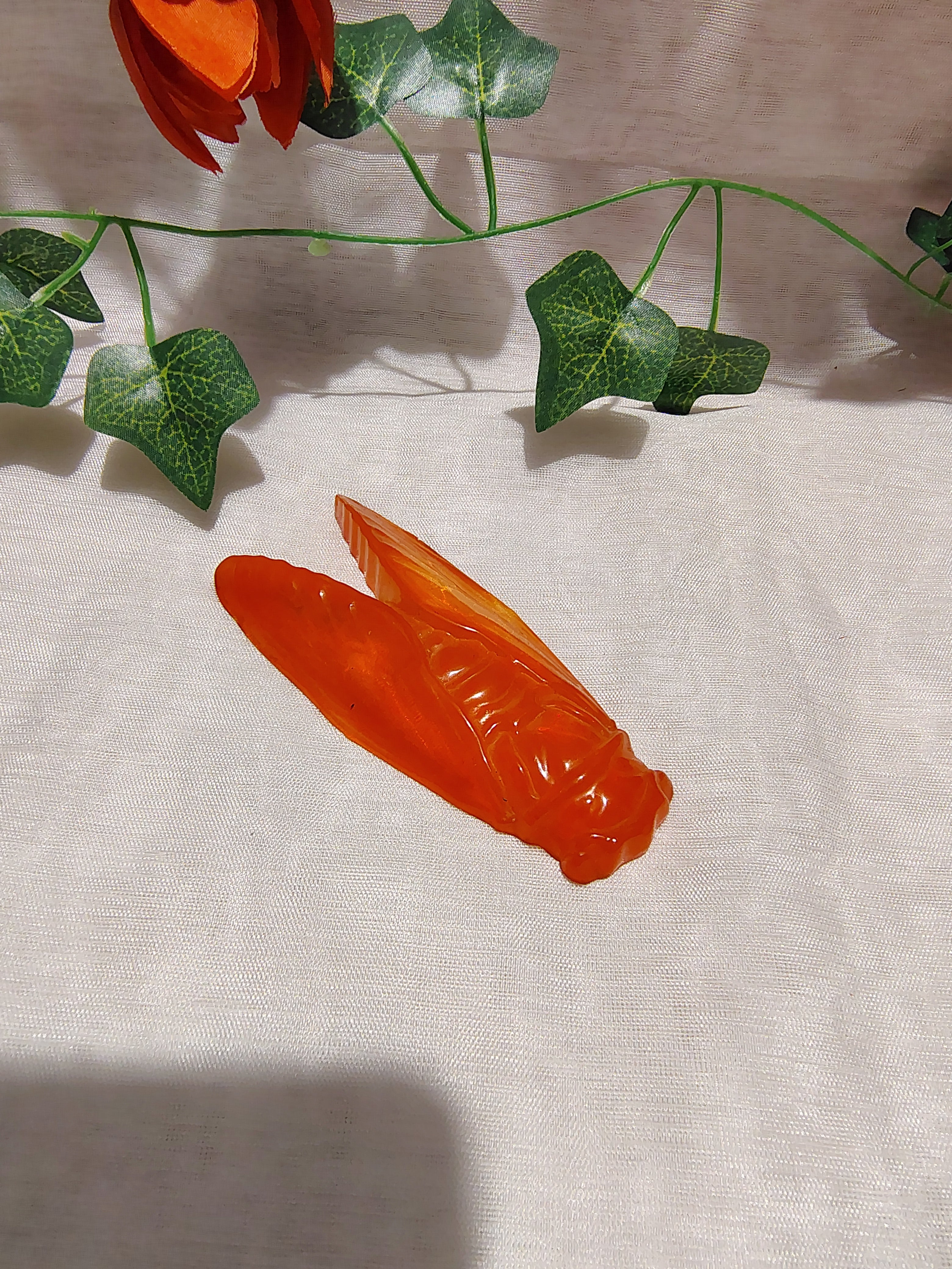 Cigale décorative en résine époxy fait main – Objet de décoration artisanale