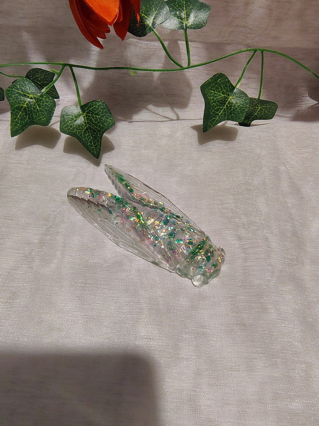 Cigale décorative en résine époxy fait main – Objet de décoration artisanale