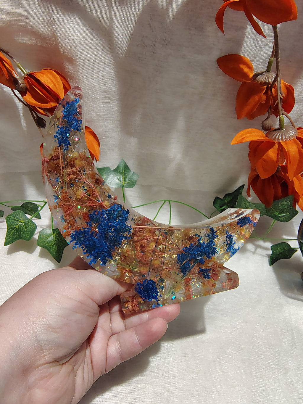 Veilleuse Lune en Résine Époxy Fait Main – Lampe Décorative Artisanale LED