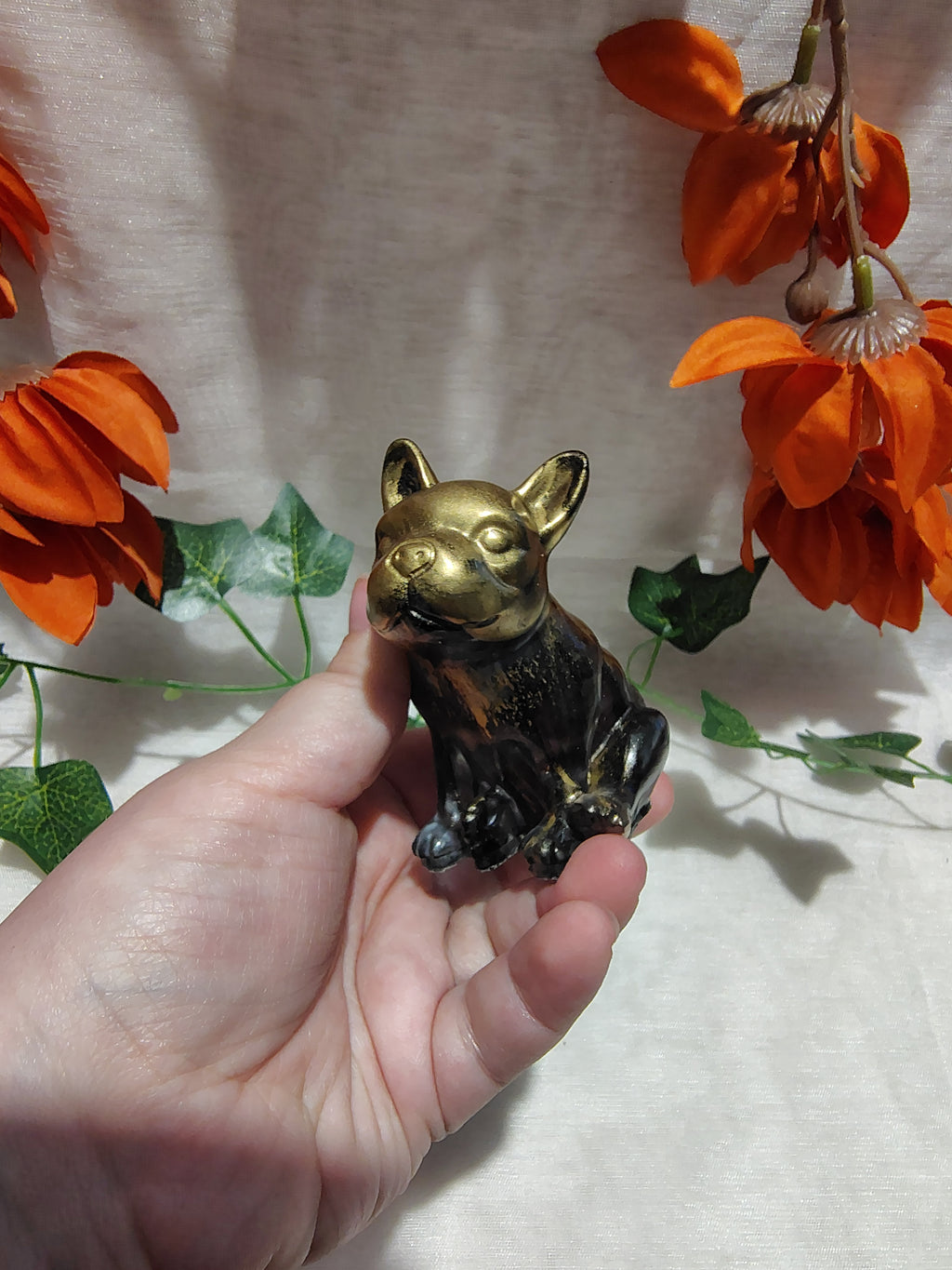 Bouledogue en résine époxy fait main – Objet de décoration artisanal unique