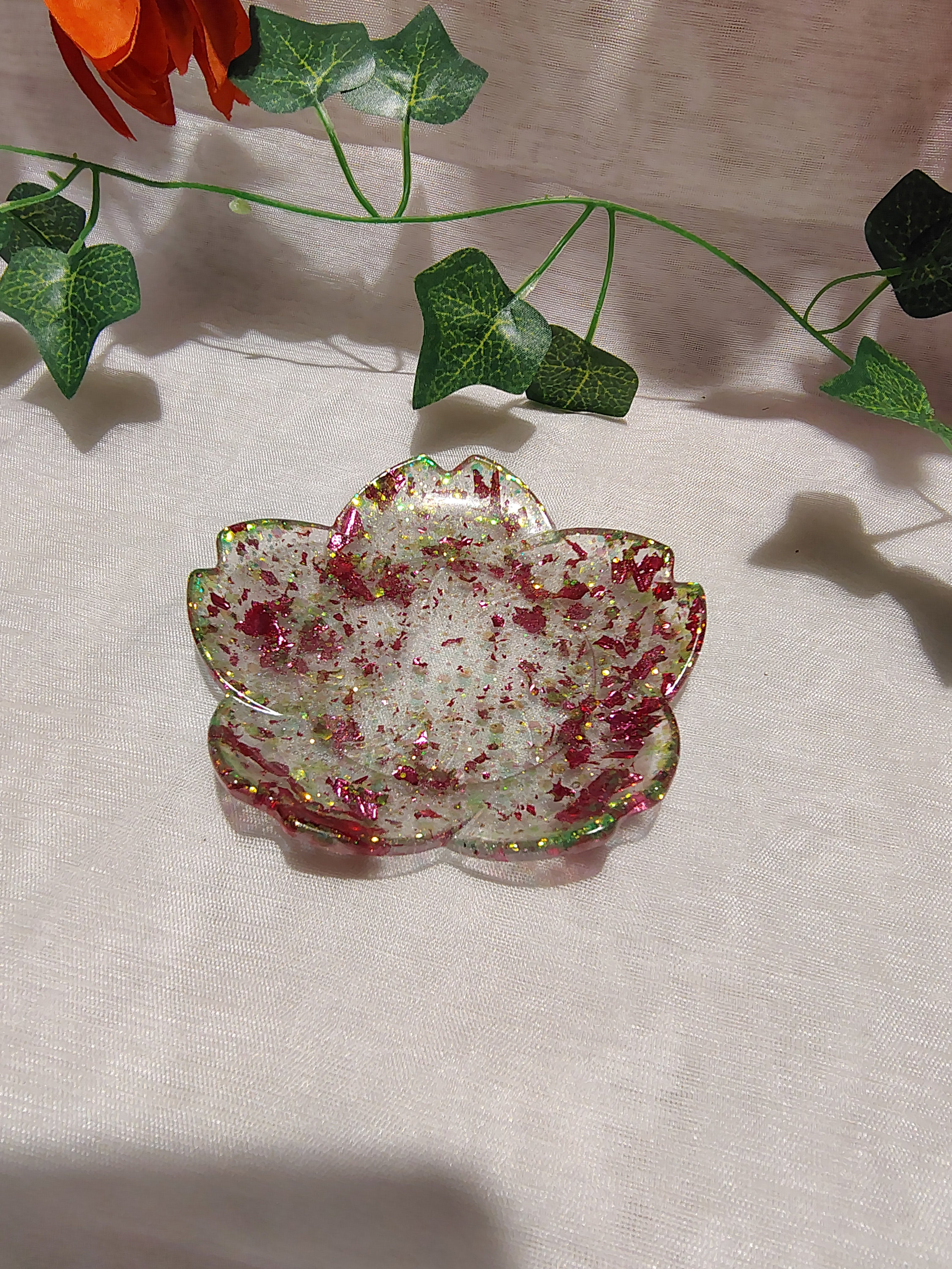 Vide-poche / Porte-savon lotus en résine époxy fait main – Déco zen artisanale