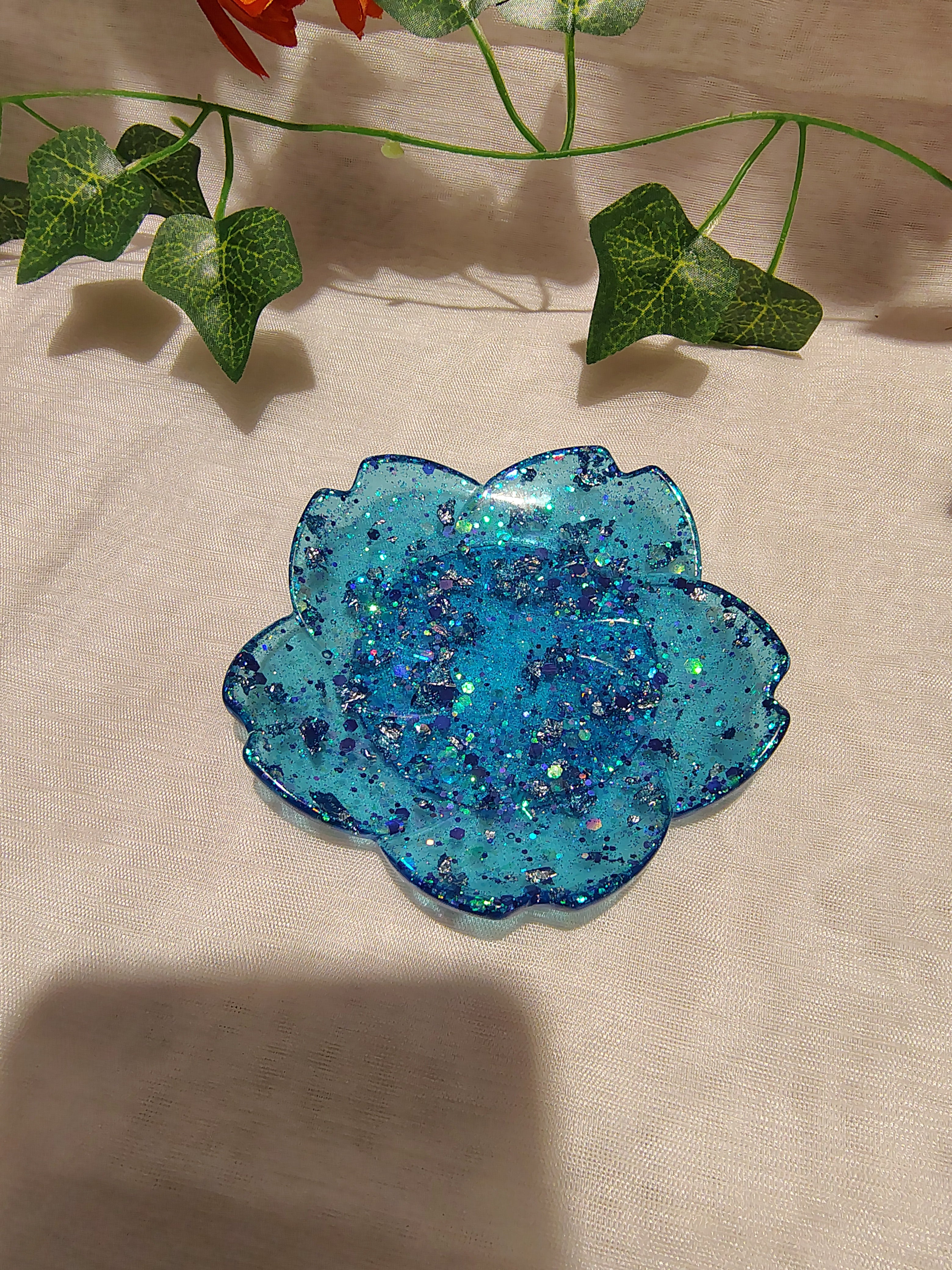 Vide-poche / Porte-savon lotus en résine époxy fait main – Déco zen artisanale