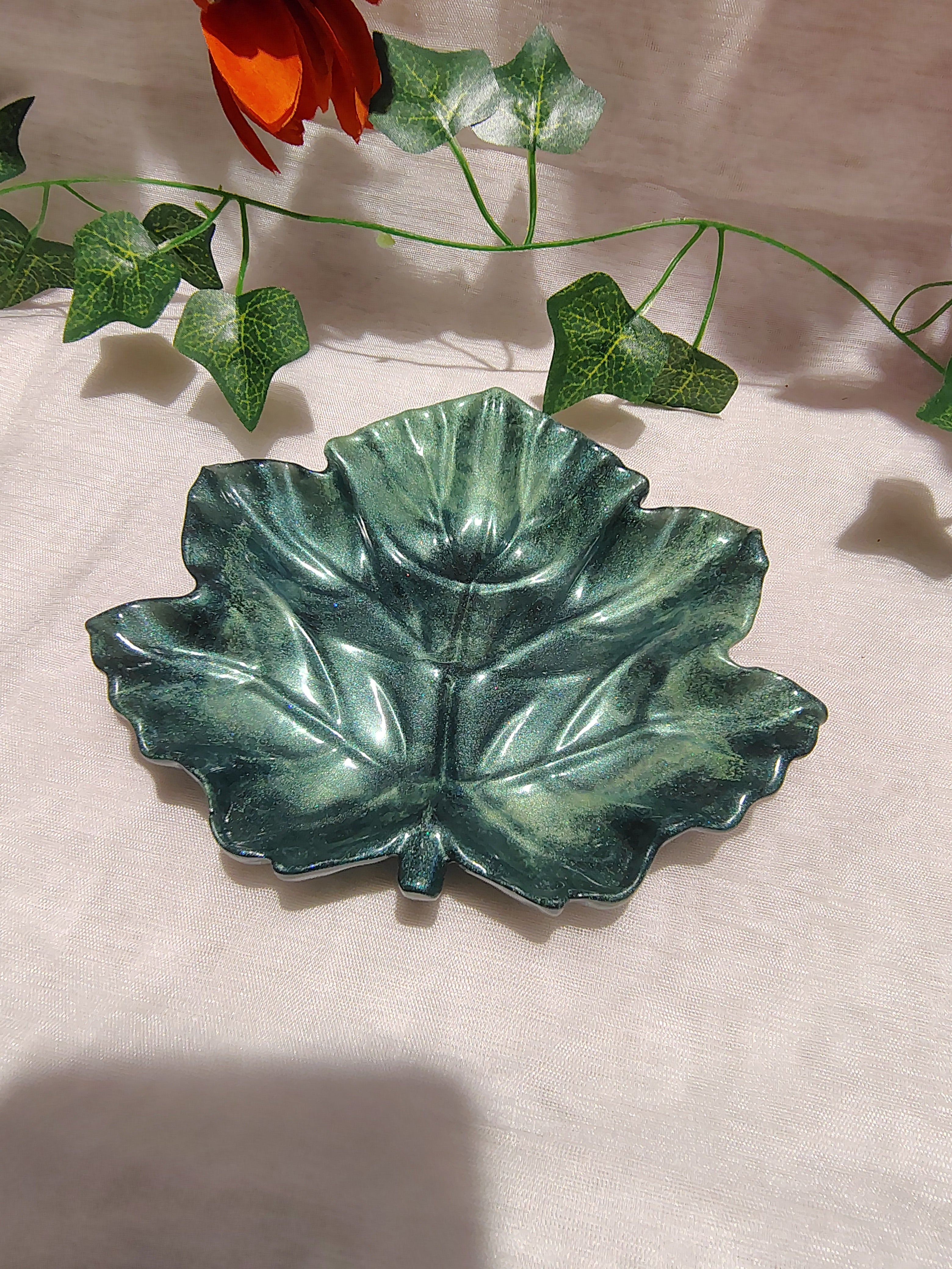 Vide-poche / Porte-savon feuille en résine époxy fait main – Déco naturelle artisanale