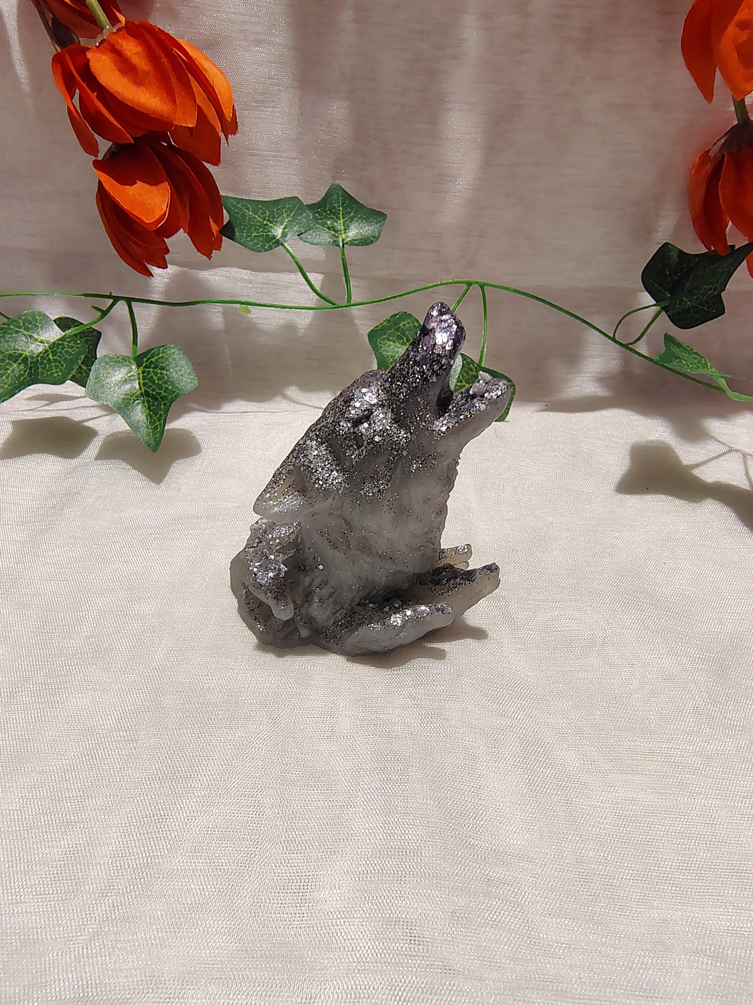 Loup décoratif en résine époxy fait main – Objet de décoration sauvage et artisanal