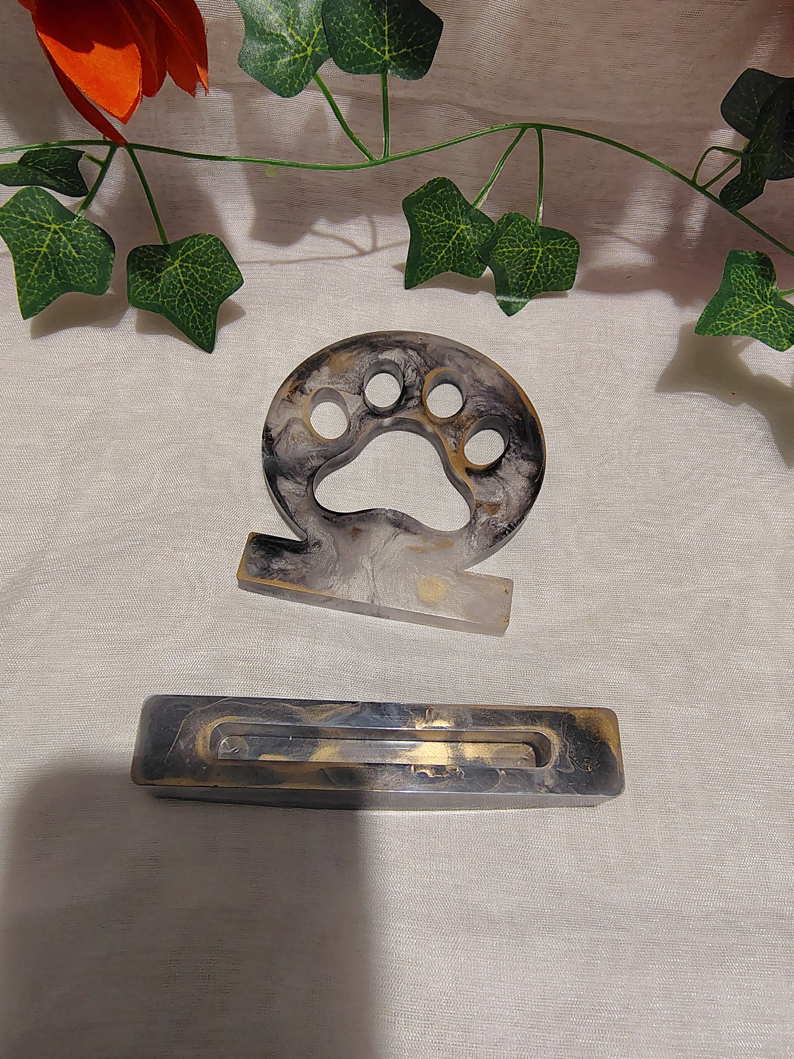 Patte décorative en résine époxy fait main – Objet de décoration animalier artisanal