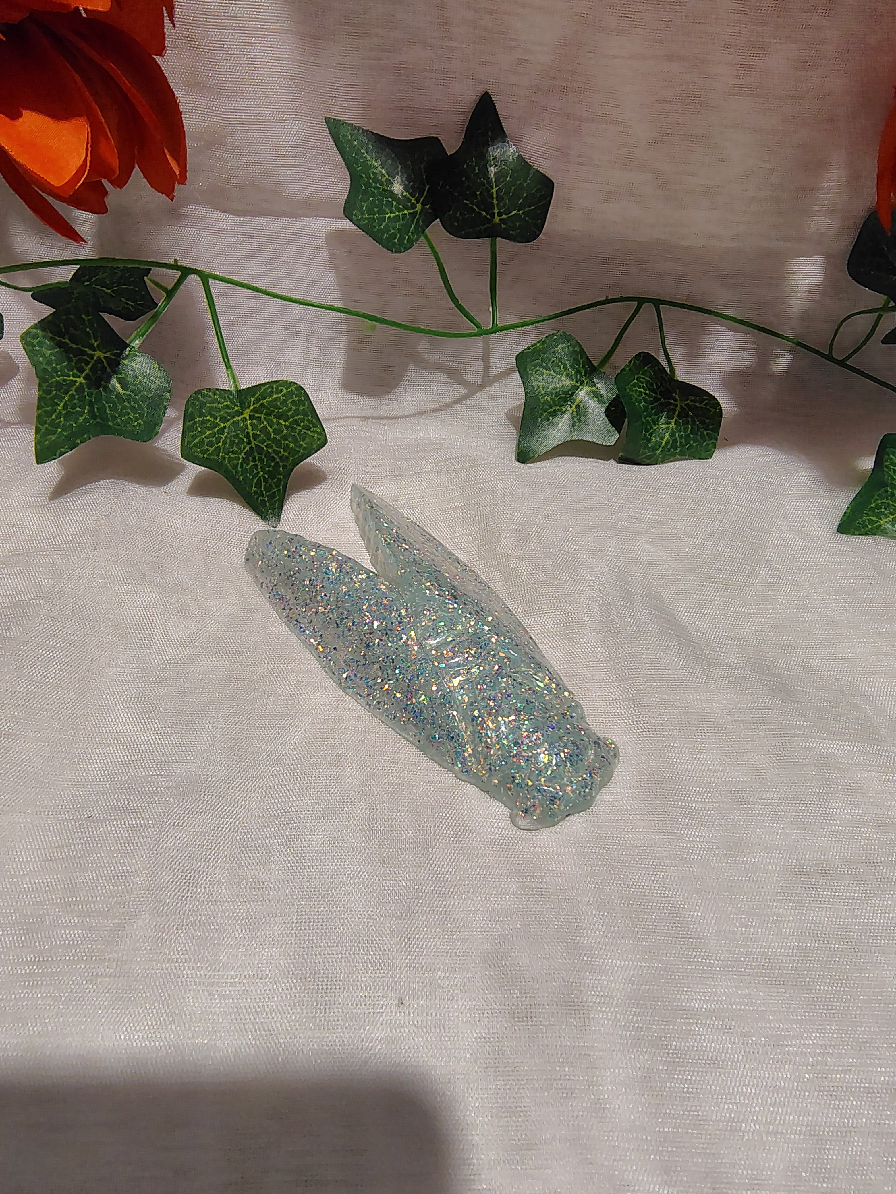 Cigale décorative en résine époxy fait main – Objet de décoration artisanale