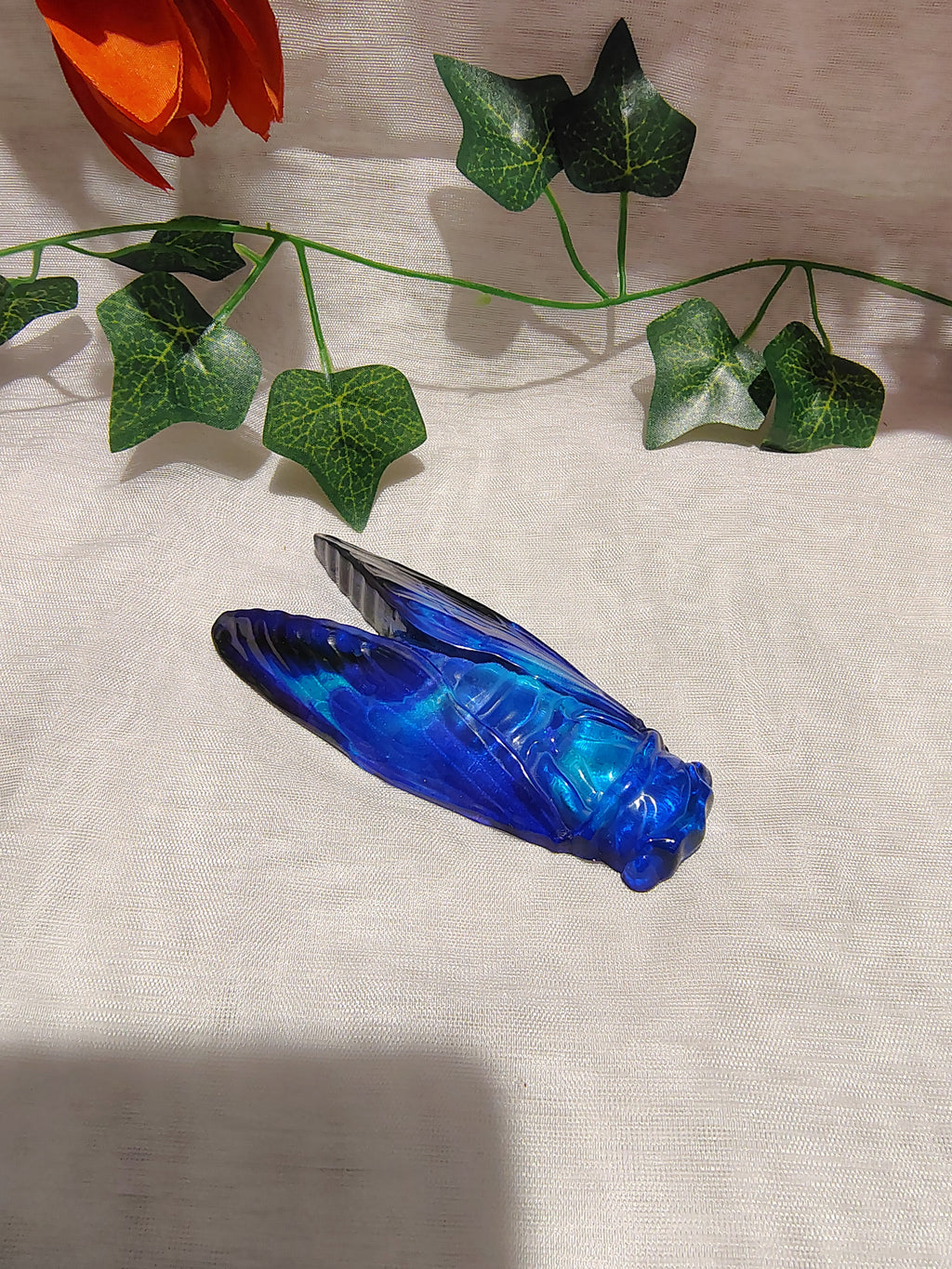 Cigale décorative en résine époxy fait main – Objet de décoration artisanale