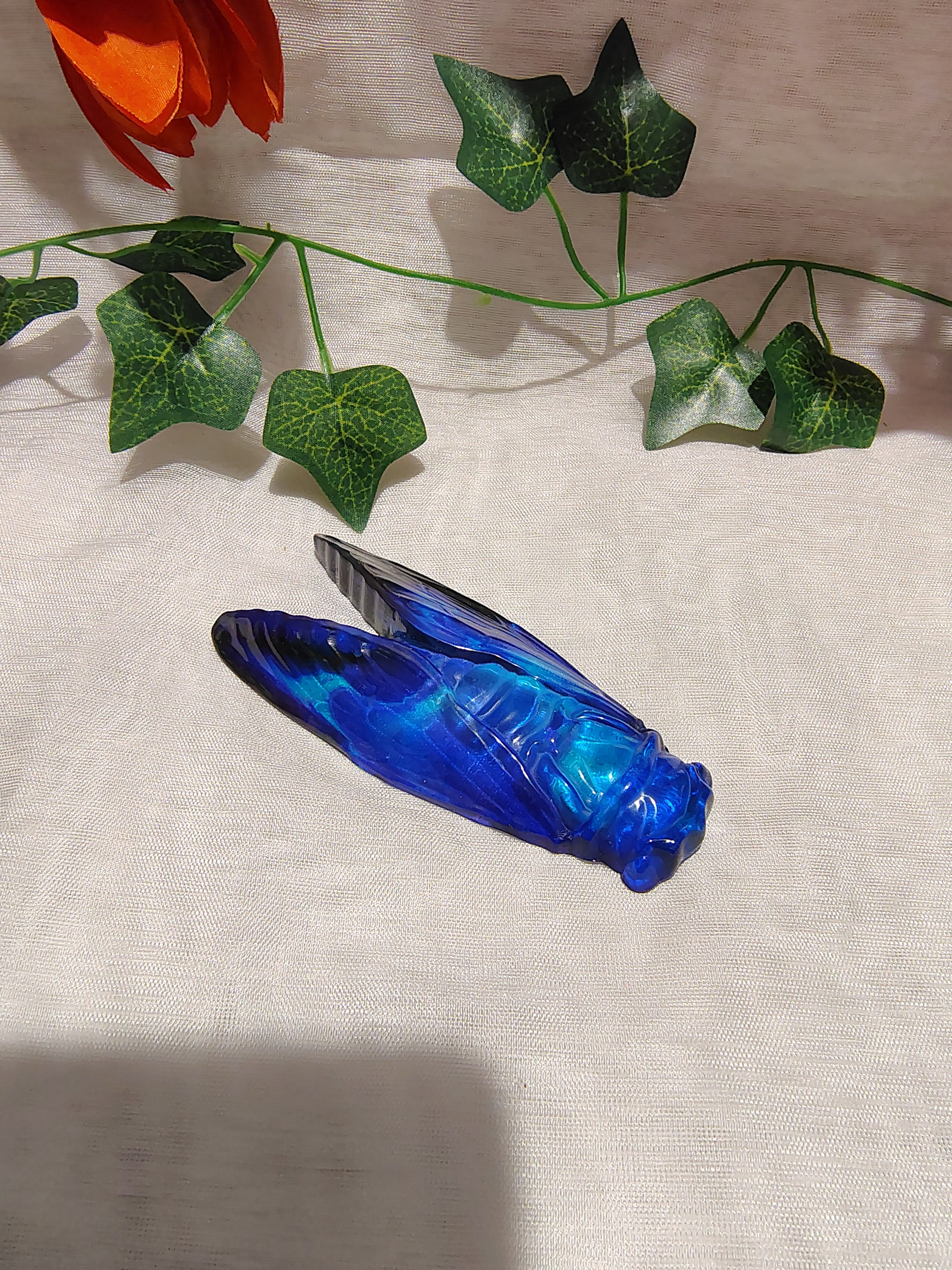 Cigale décorative en résine époxy fait main – Objet de décoration artisanale