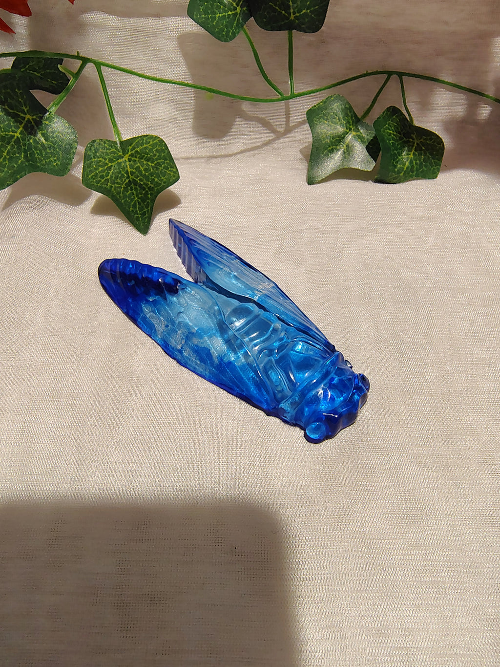 Cigale décorative en résine époxy fait main – Objet de décoration artisanale