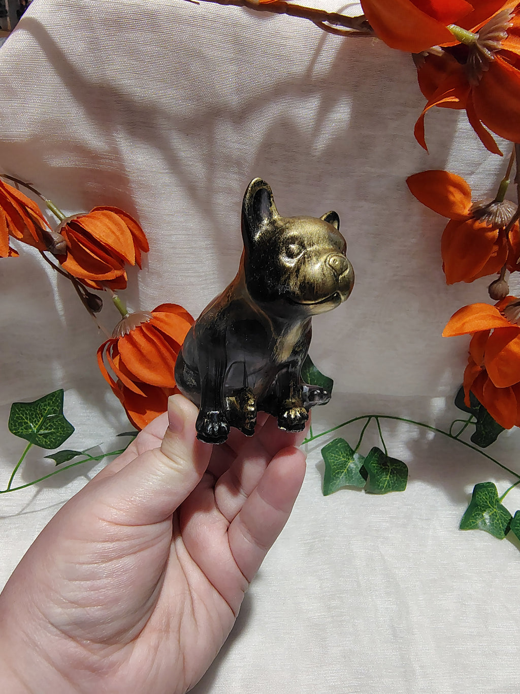 Bouledogue en résine époxy fait main – Objet de décoration artisanal unique