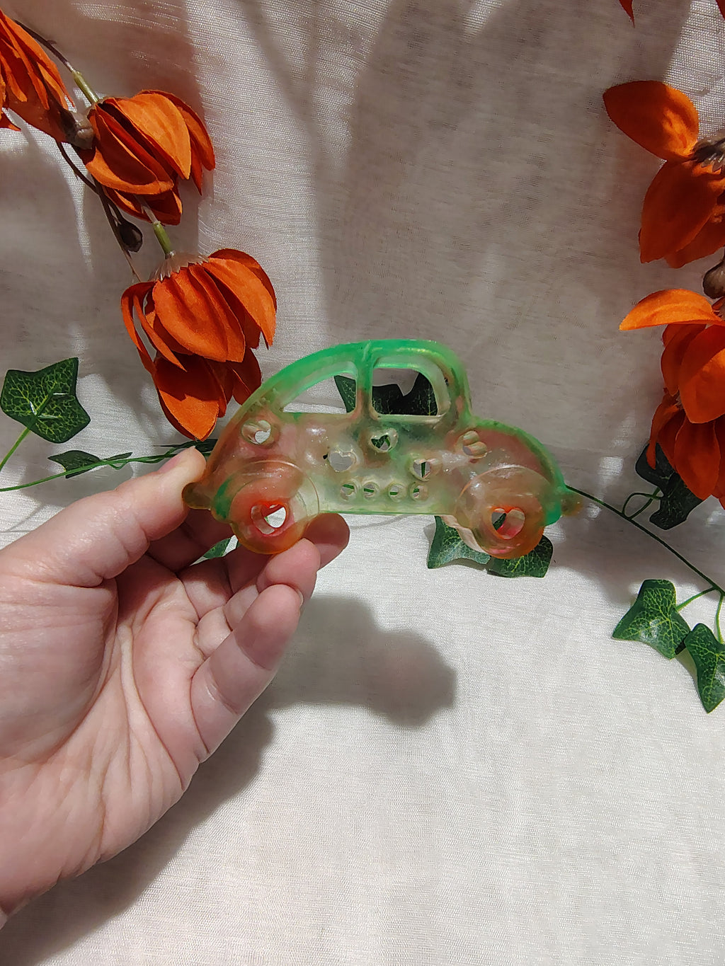 Voiture décorative en résine époxy fait main – Objet de décoration artisanal