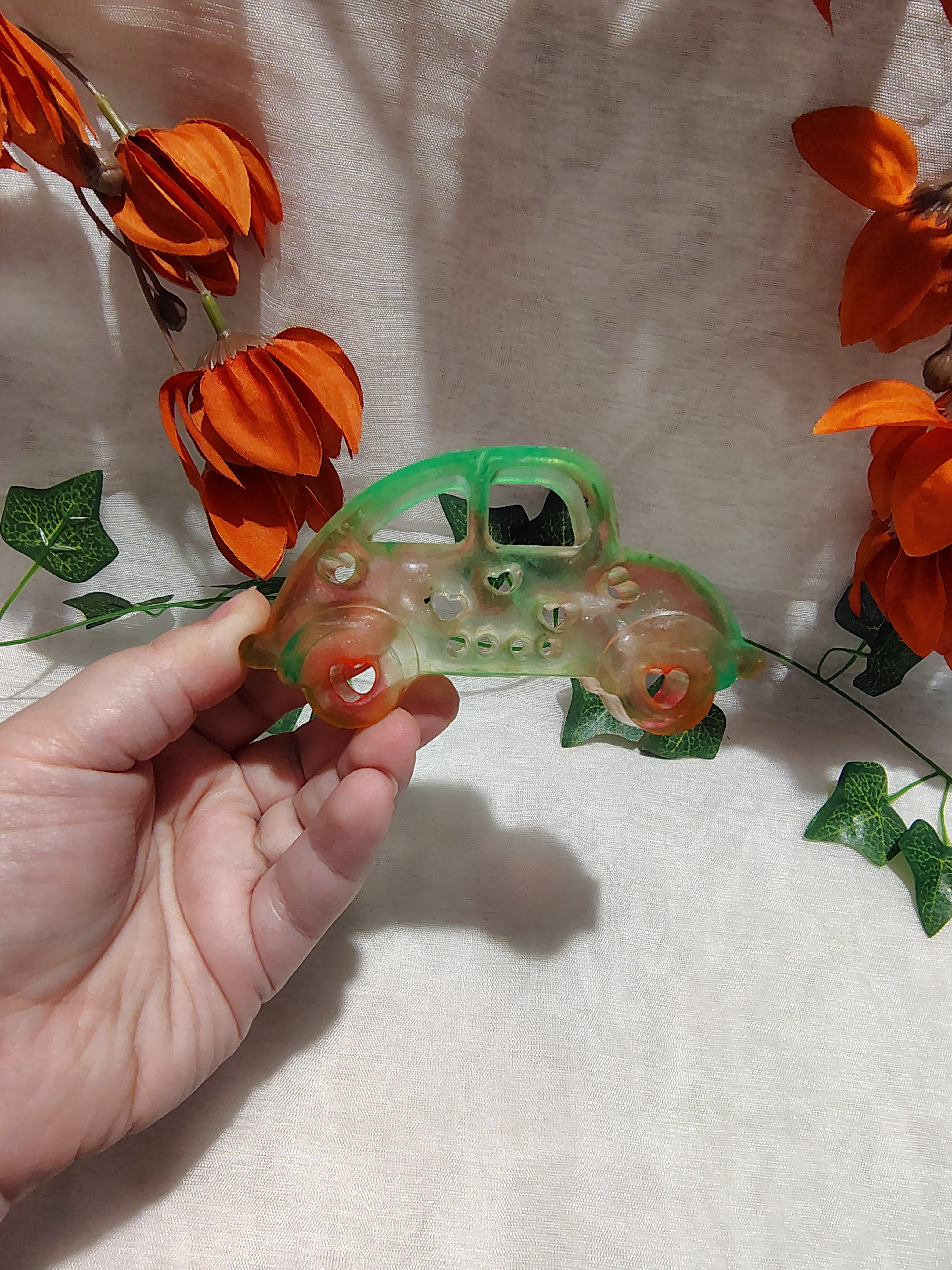 Voiture décorative en résine époxy fait main – Objet de décoration artisanal