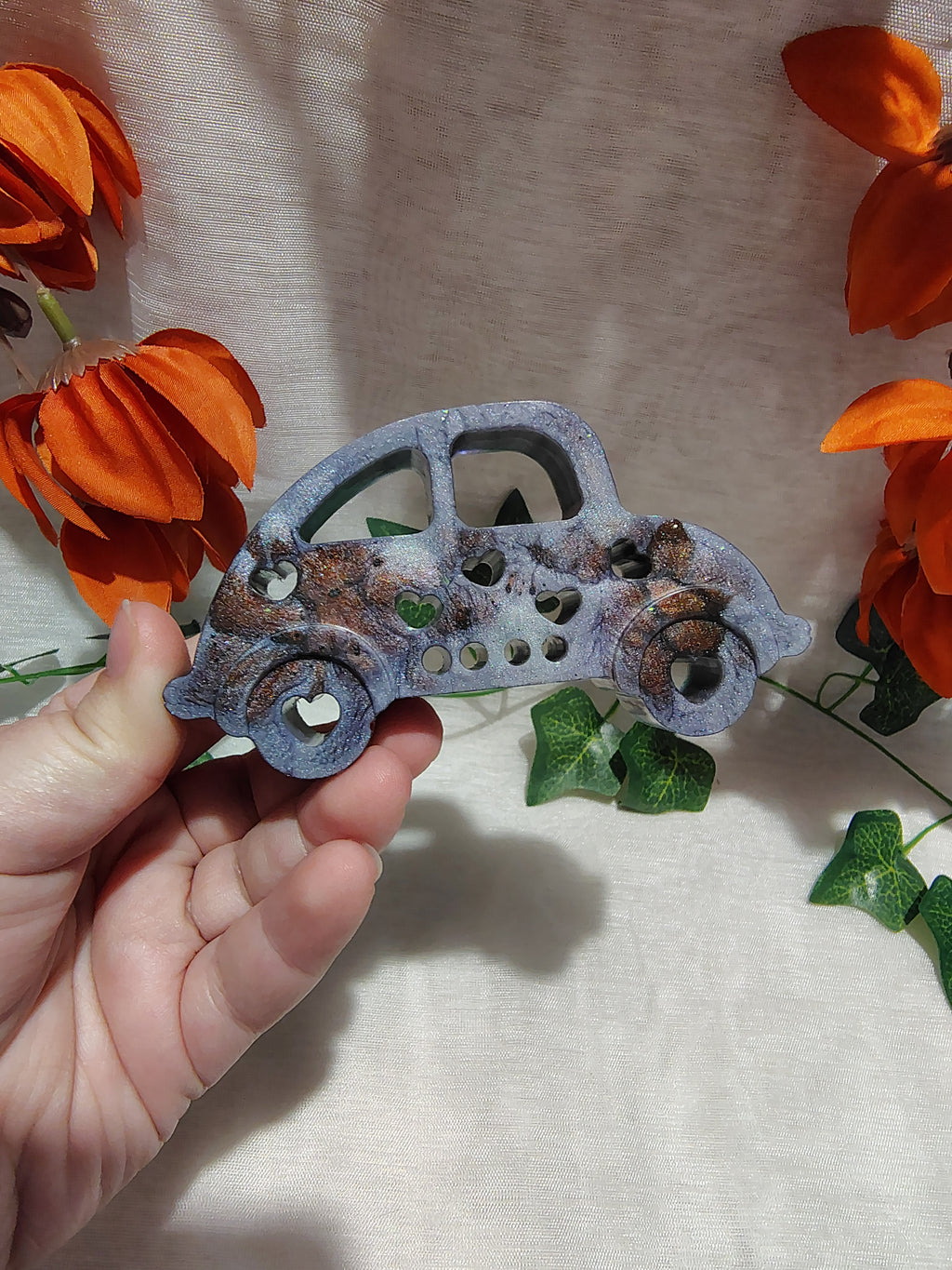 Voiture décorative en résine époxy fait main – Objet de décoration artisanal