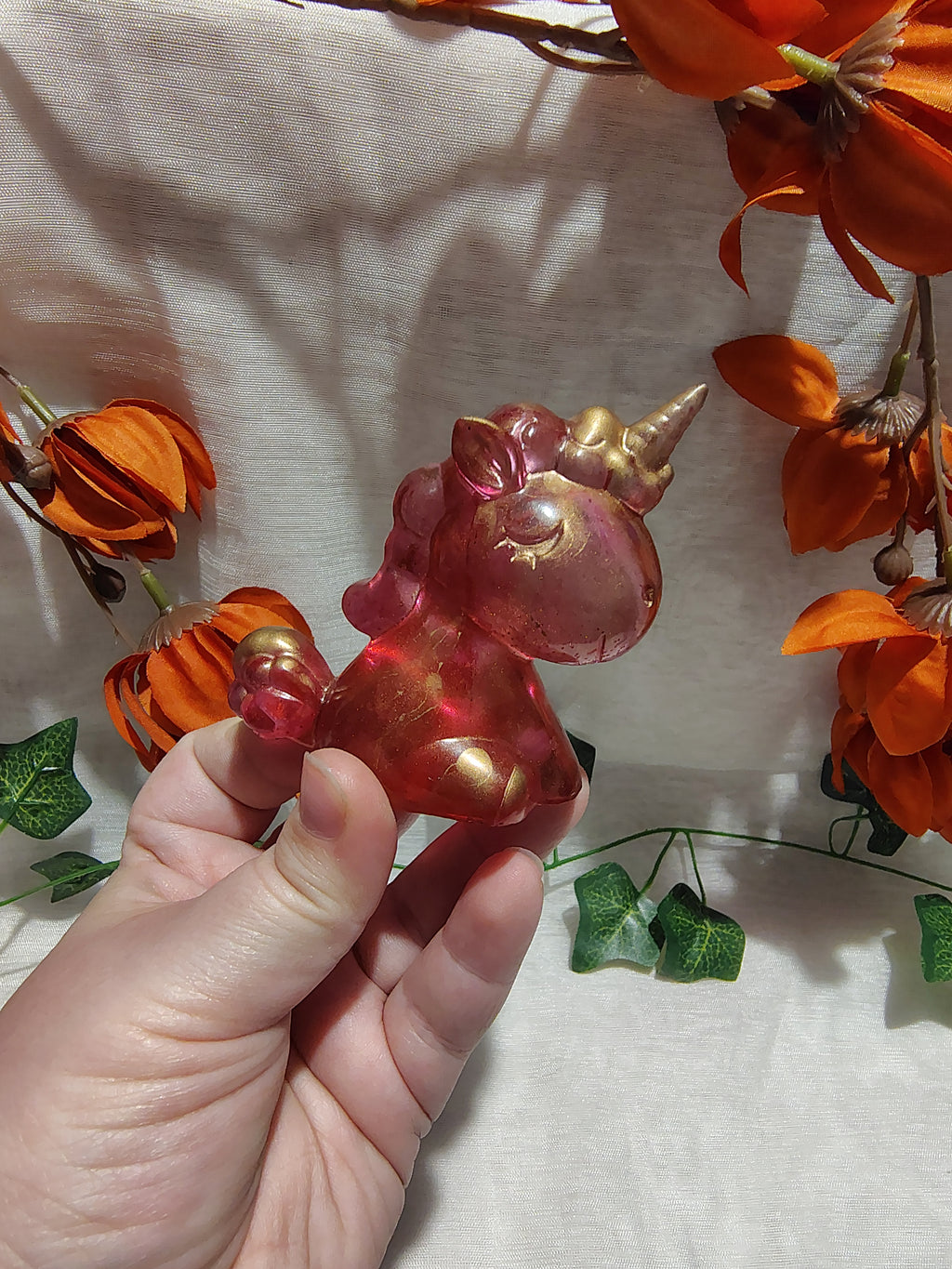 Licorne décorative en résine époxy fait main – Objet de décoration féérique artisanal