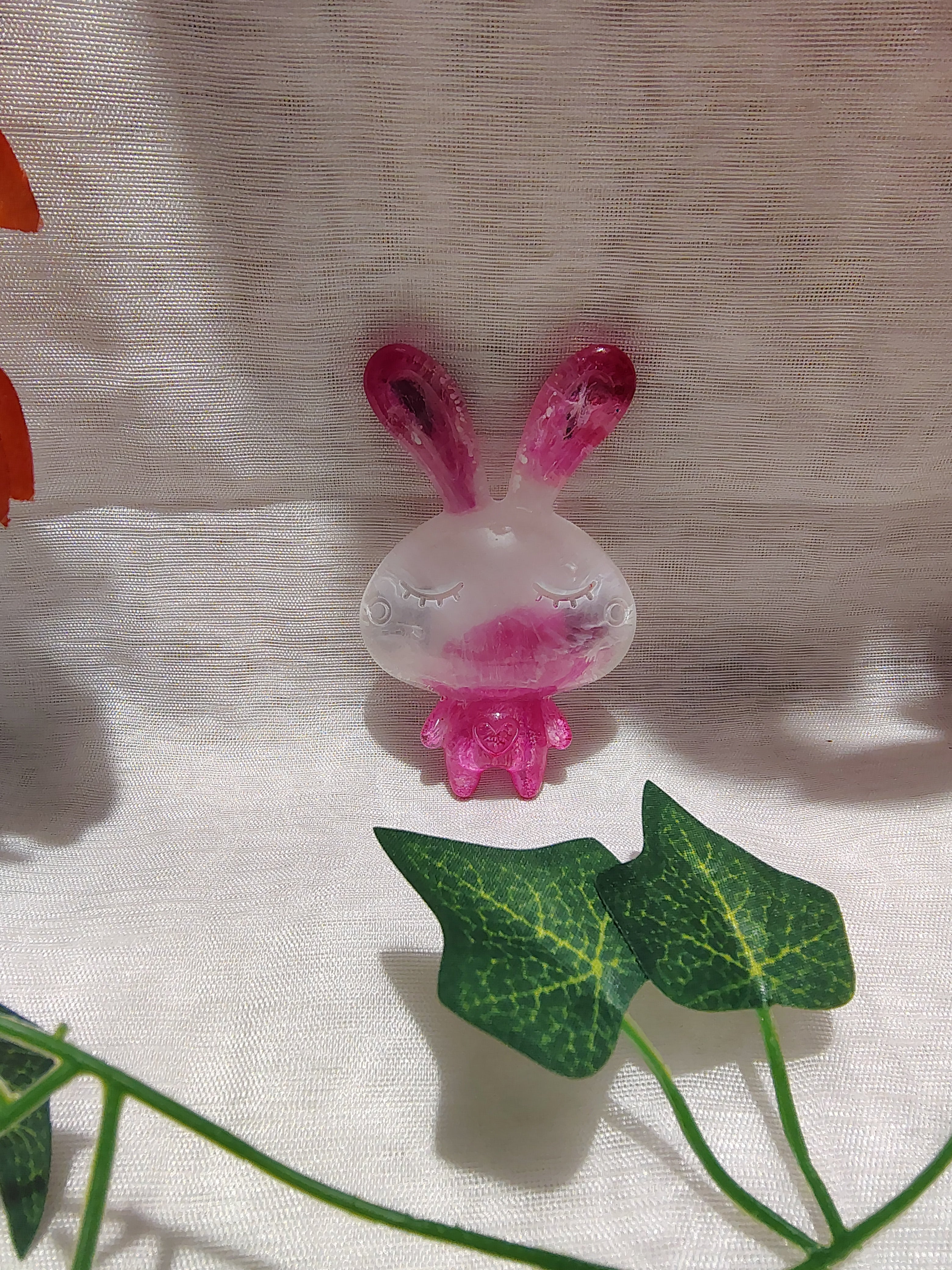 Magnet frigo lapin en résine époxy fait main – Accessoire décoratif original