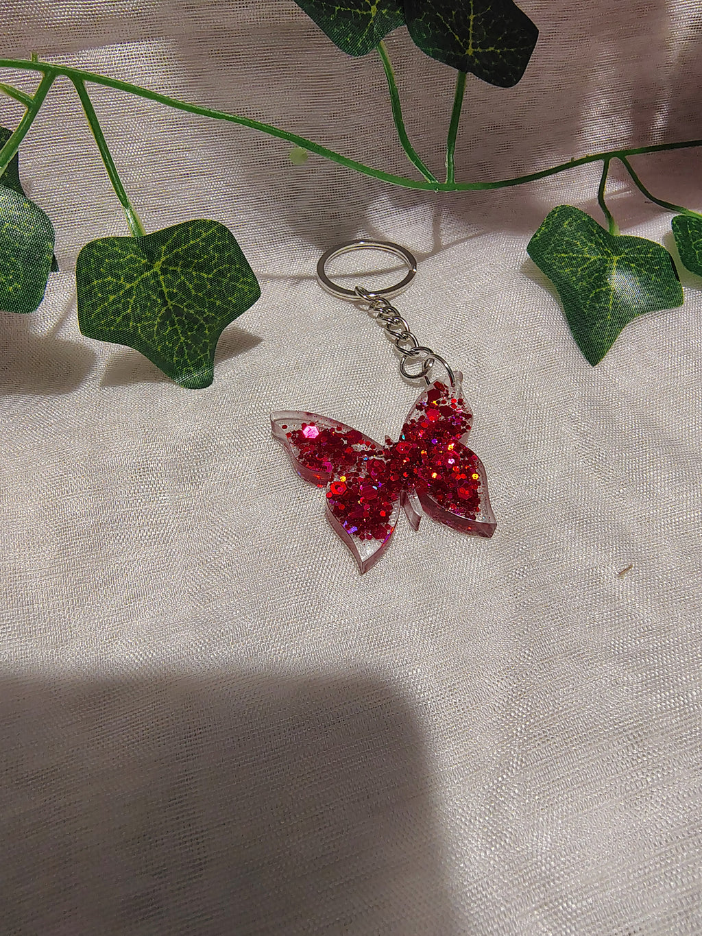 Porte-clés Papillon en résine époxy fait main – Accessoire artisanal élégant