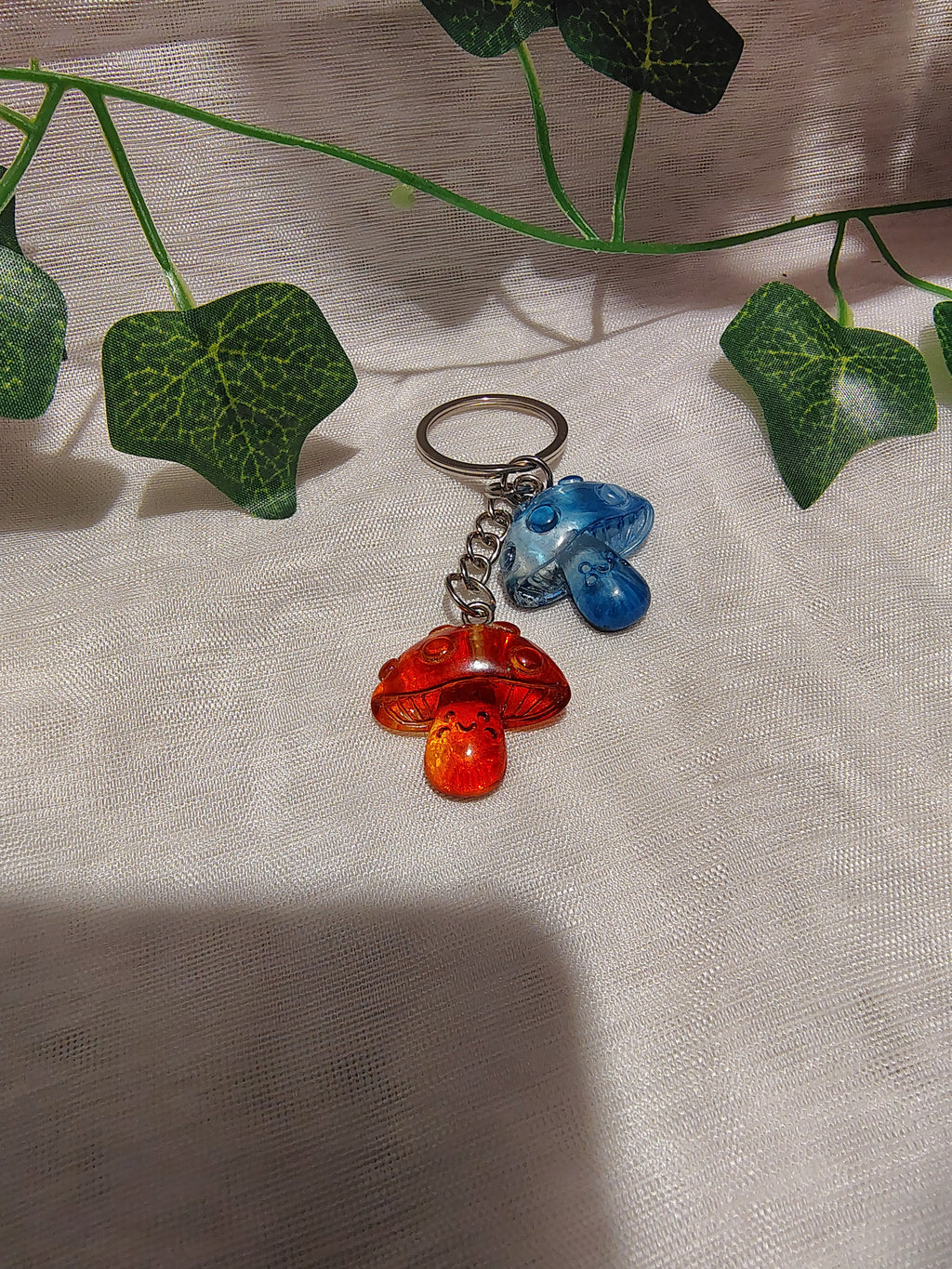 Porte-clés Champignon en résine époxy fait main – Accessoire artisanal original