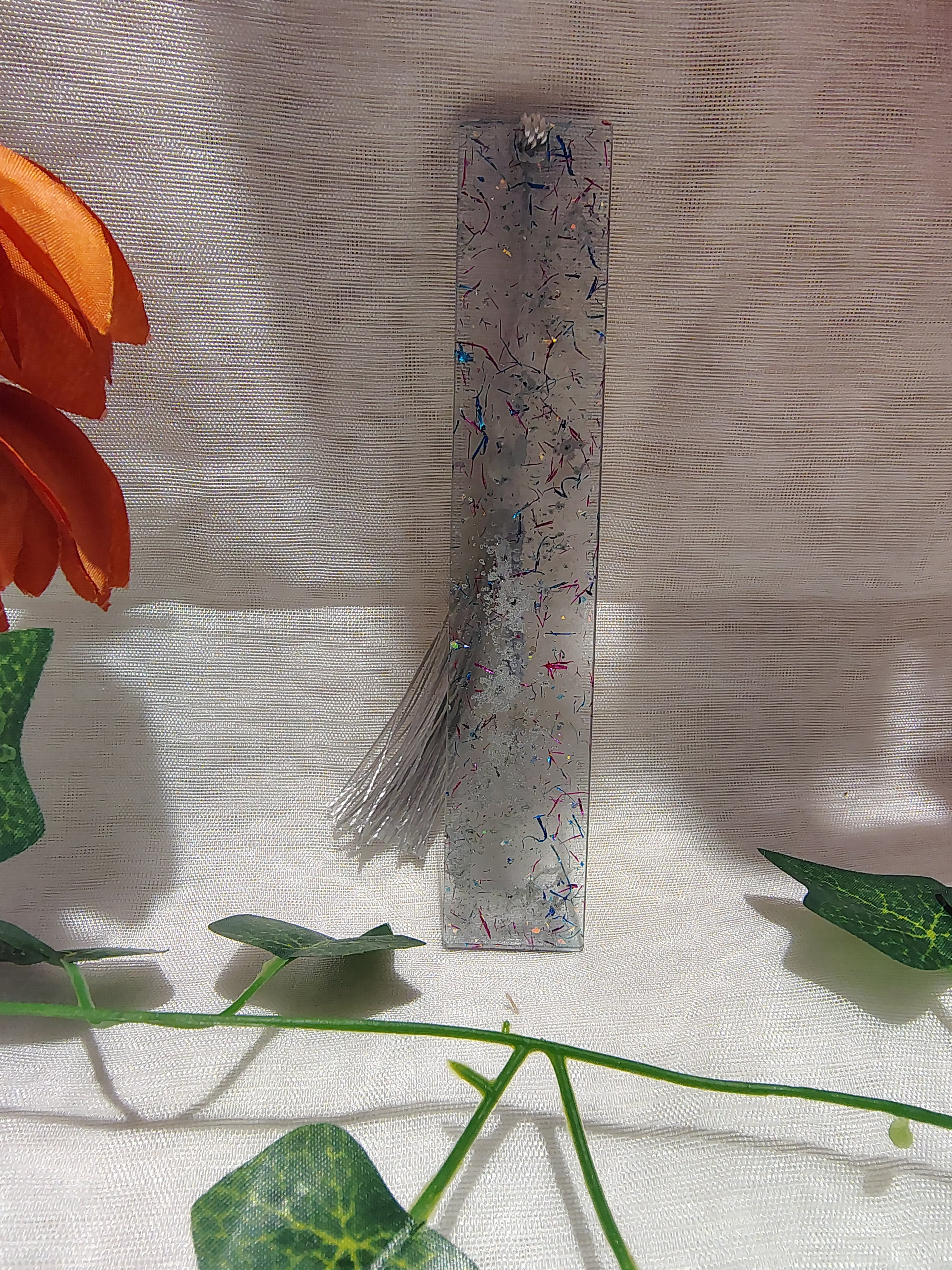 Marque-page en résine époxy fait main – Accessoire de lecture artisanal et élégant