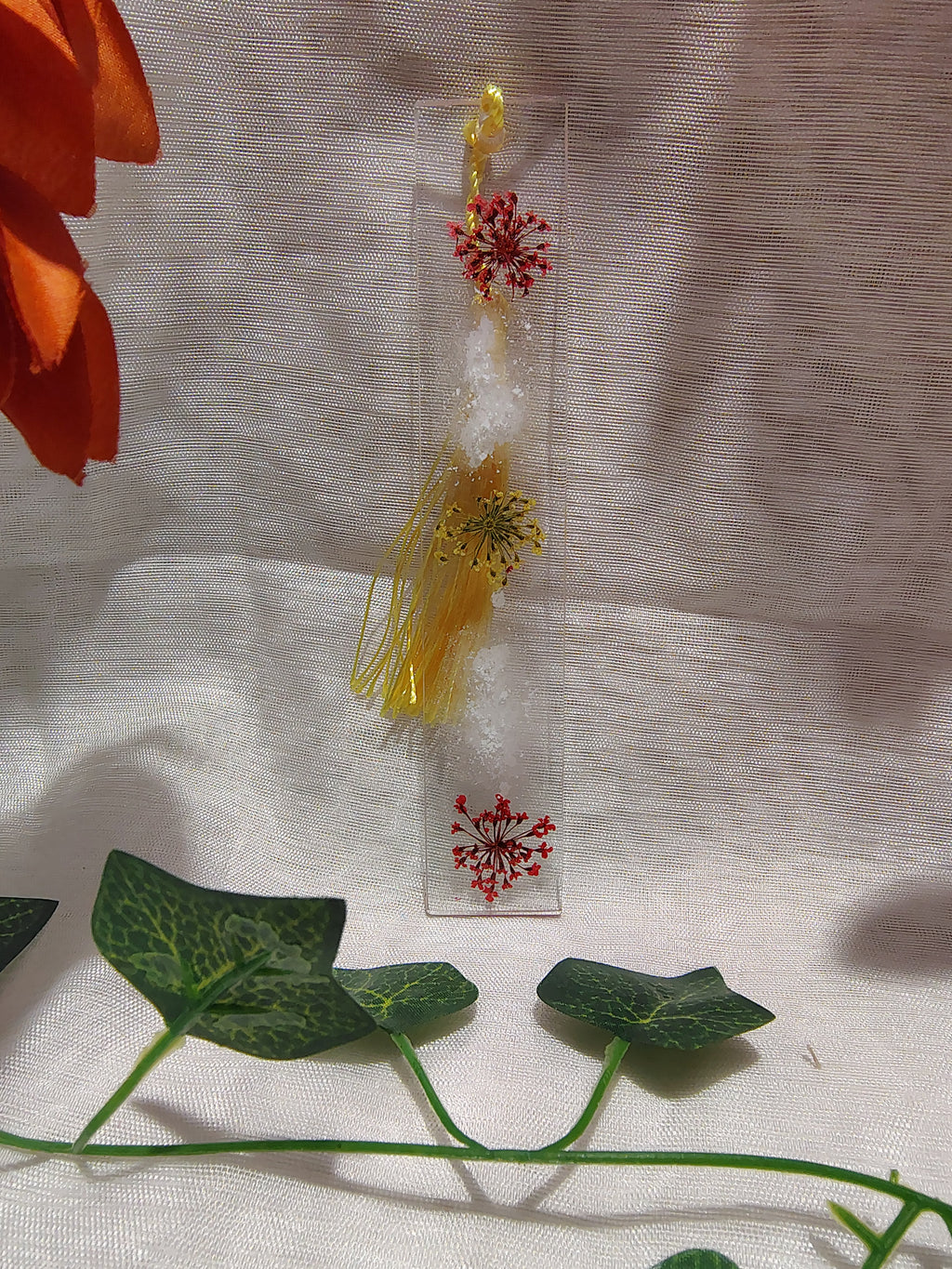 Marque-page en résine époxy fait main – Accessoire de lecture artisanal et élégant