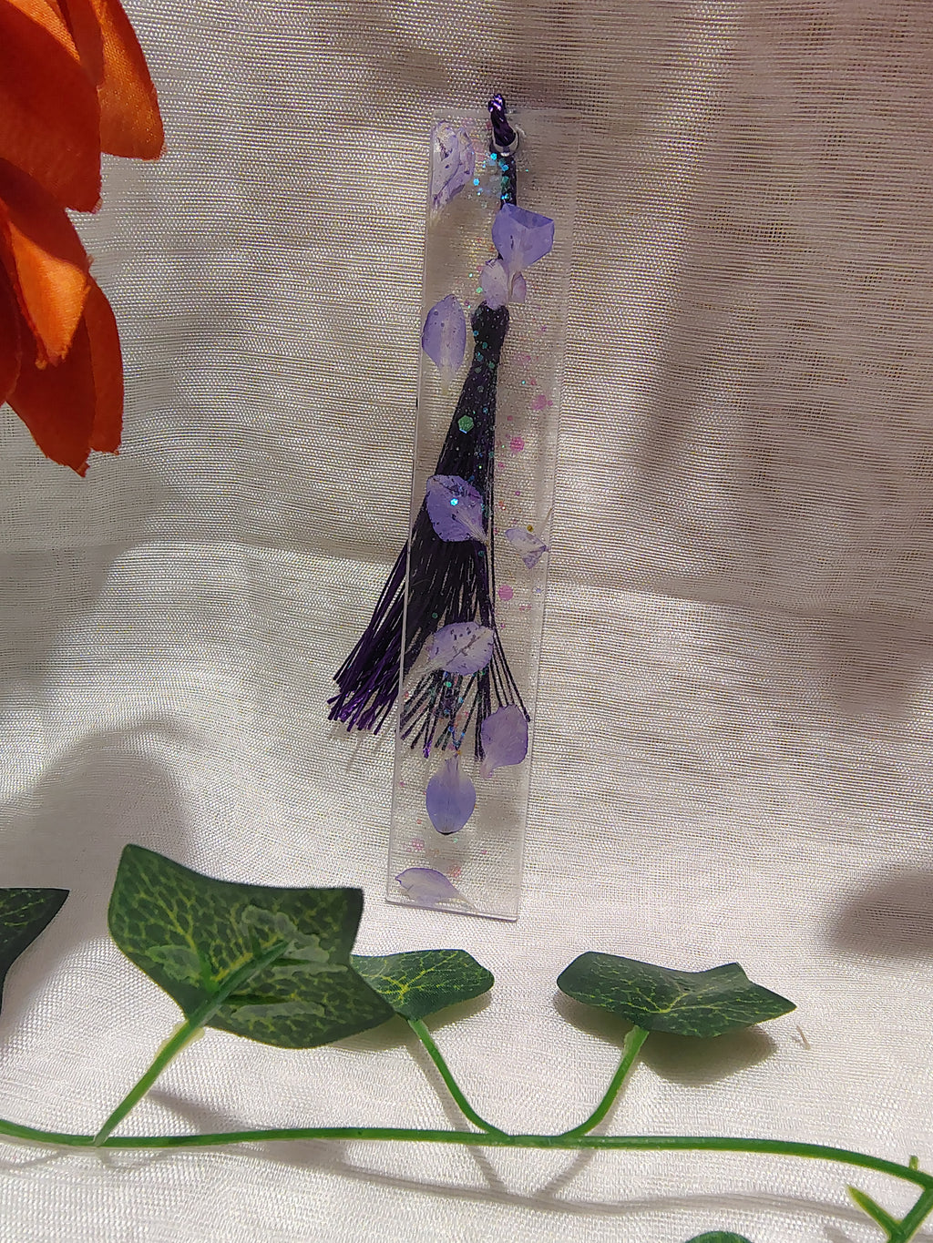 Marque-page en résine époxy fait main – Accessoire de lecture artisanal et élégant