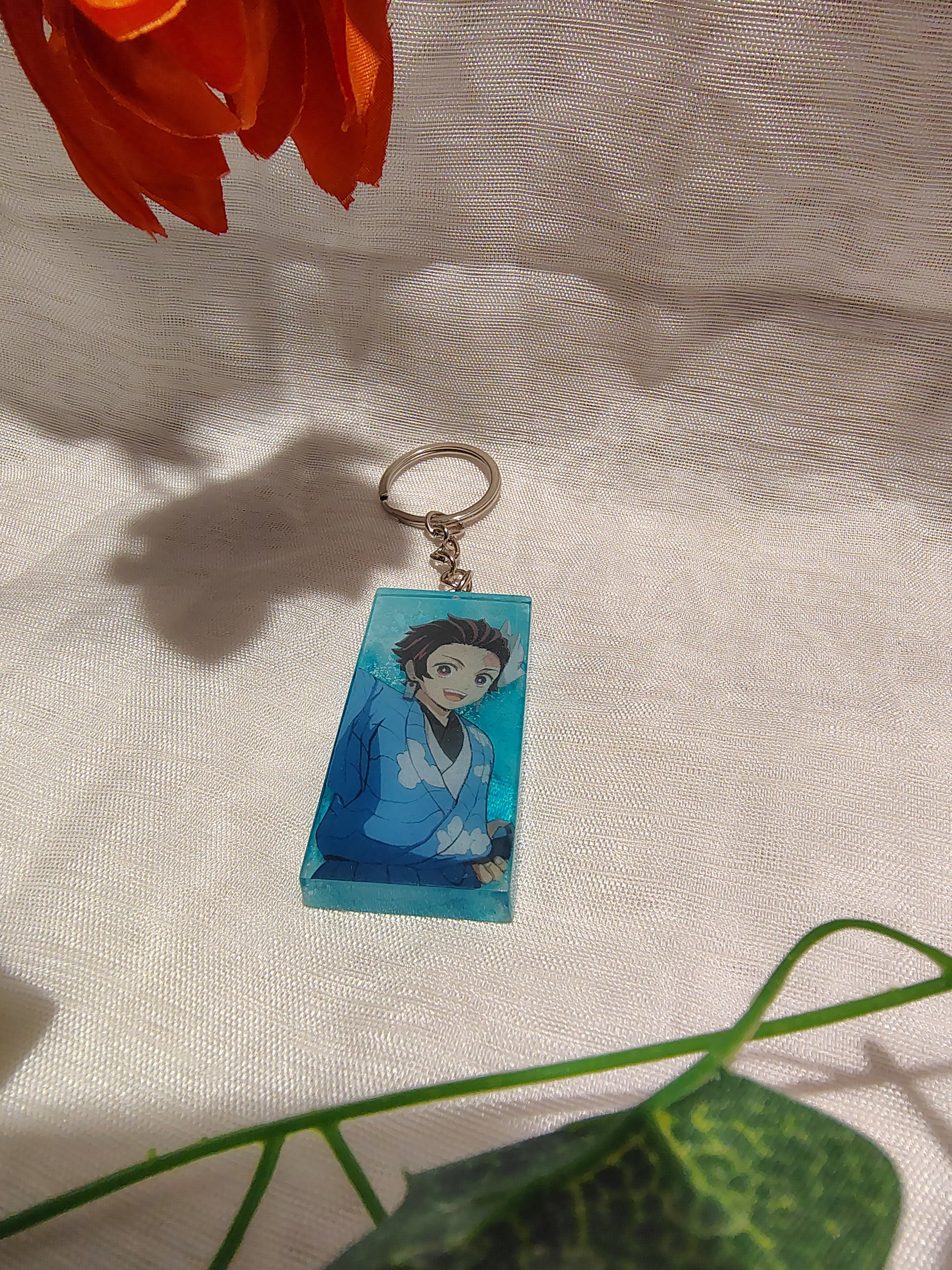 Porte-clés Manga / Anime en résine époxy fait main – Accessoire geek artisanal