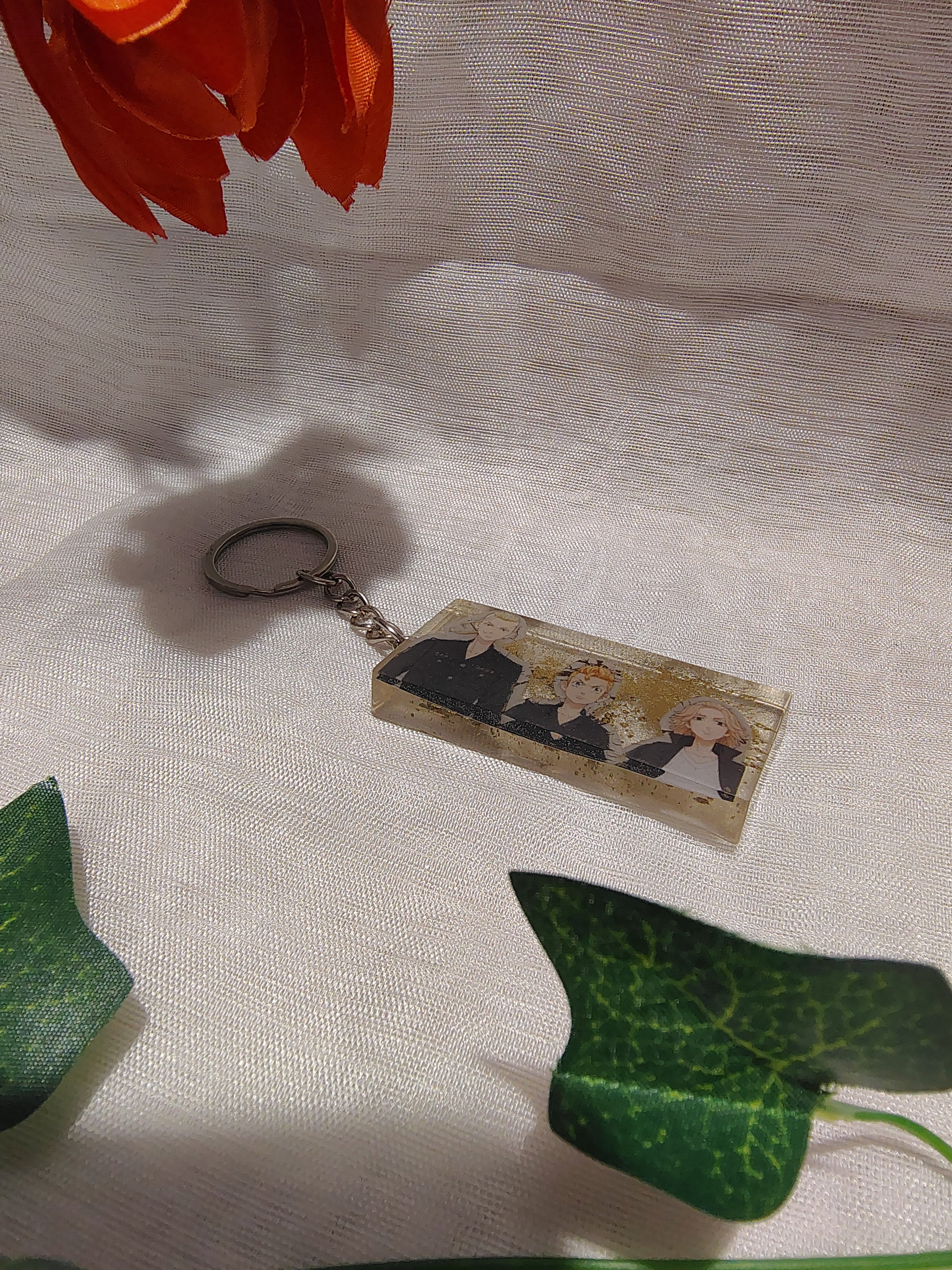 Porte-clés Manga / Anime en résine époxy fait main – Accessoire geek artisanal