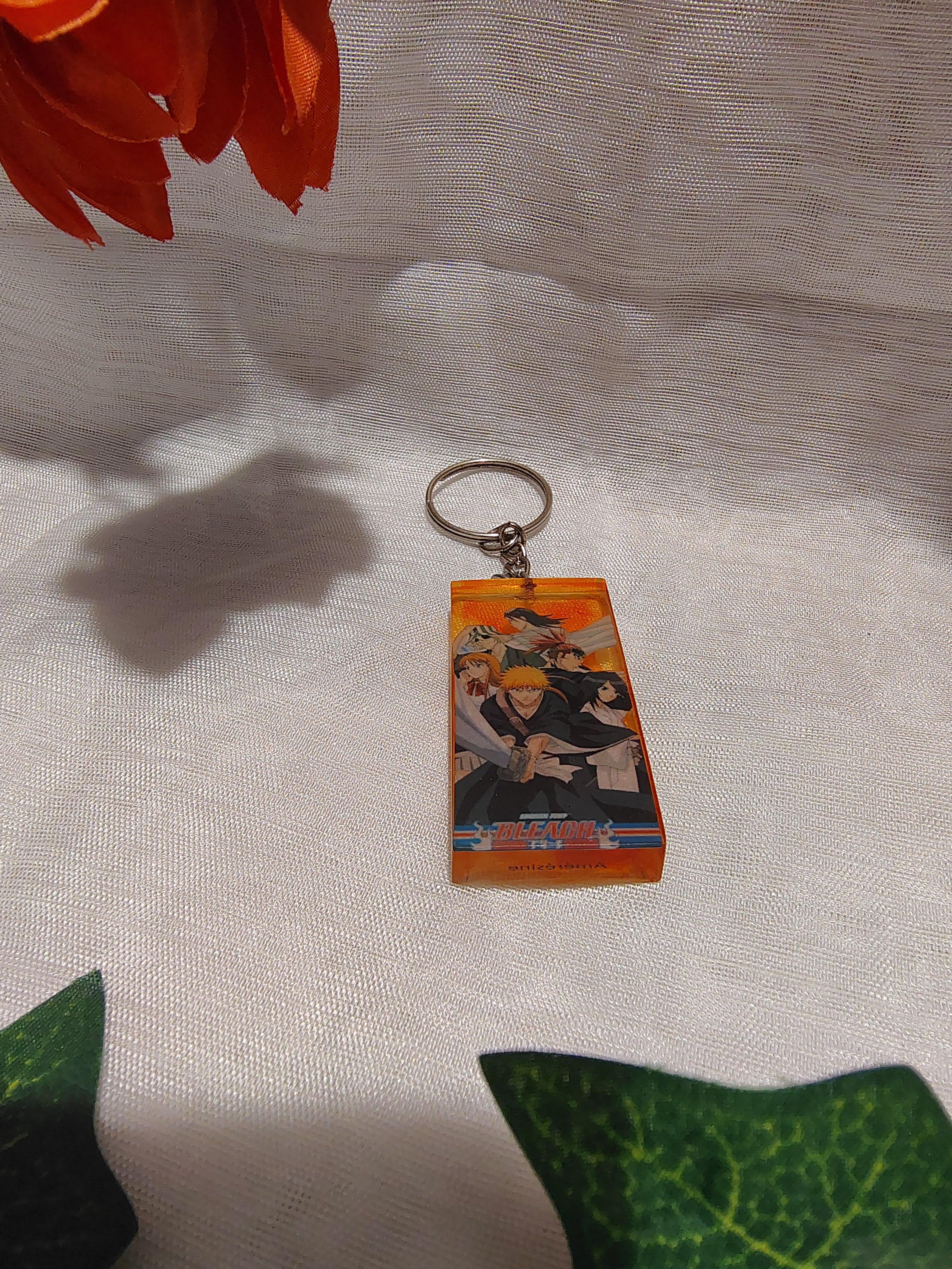 Porte-clés Manga / Anime en résine époxy fait main – Accessoire geek artisanal