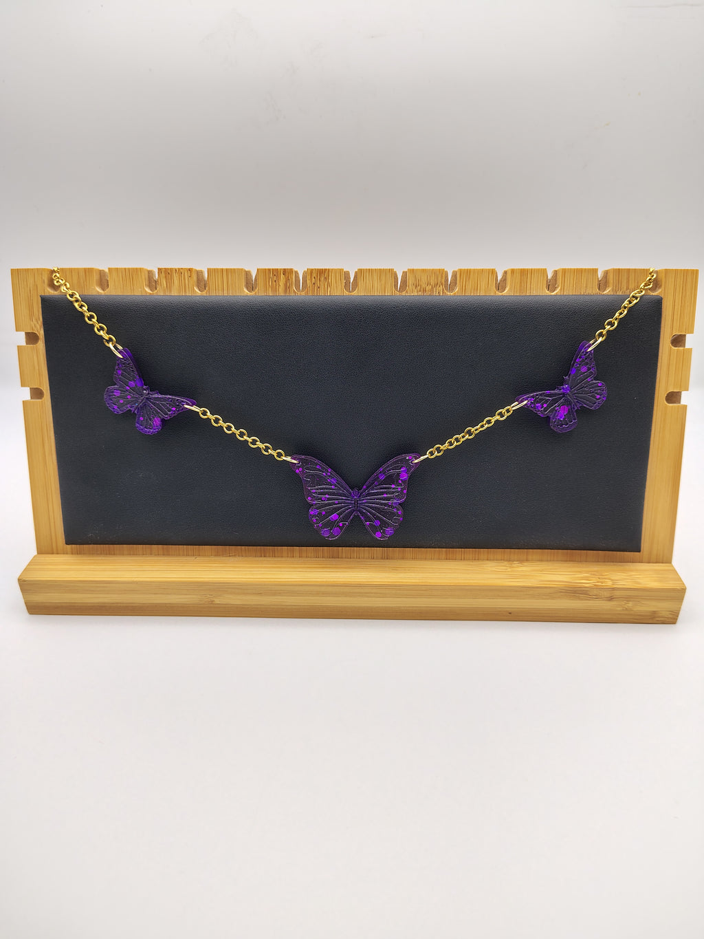 Collier Papillon en résine époxy fait main – Bijou féerique artisanal