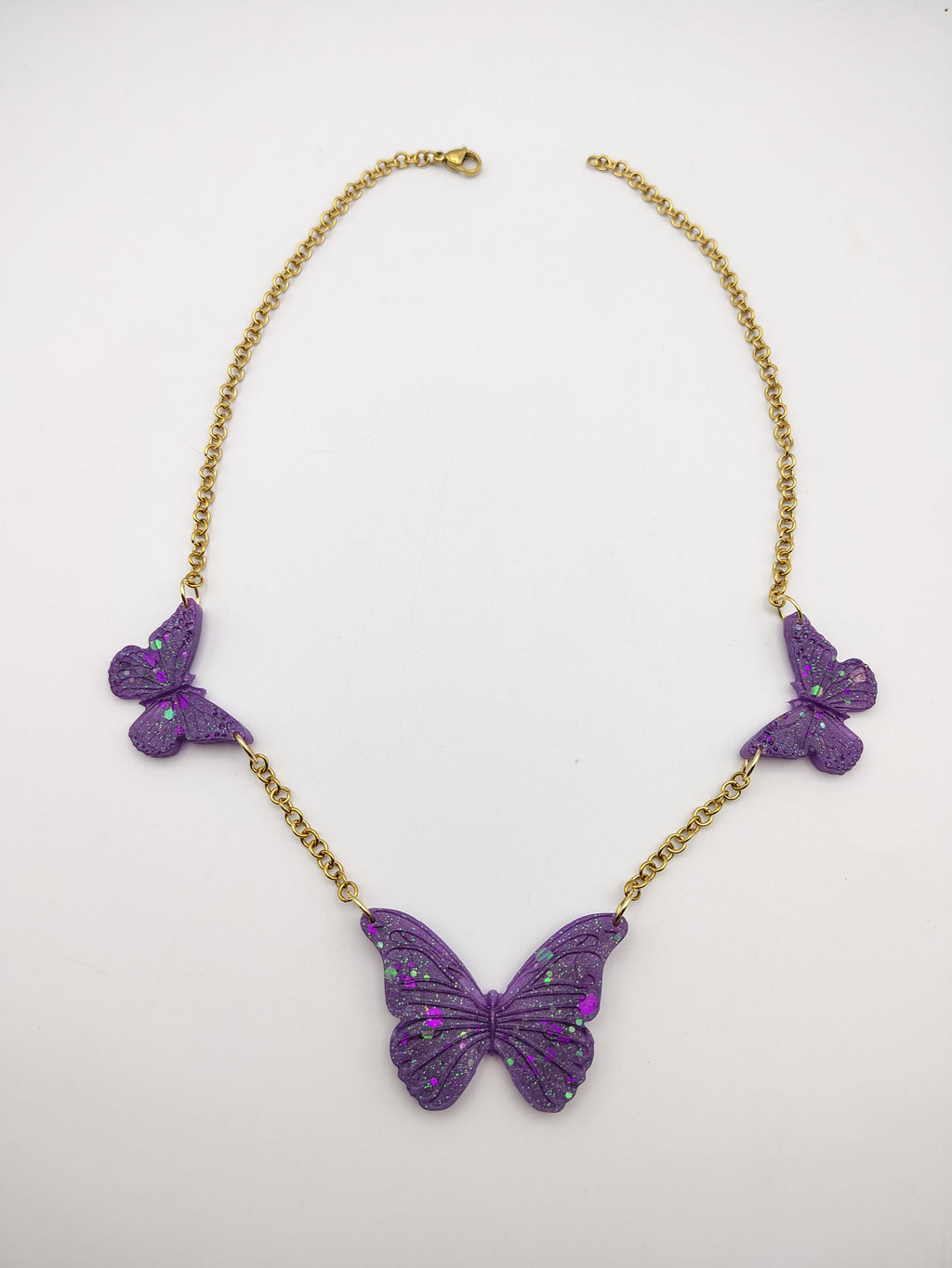 Collier Papillon en résine époxy fait main – Bijou féerique artisanal